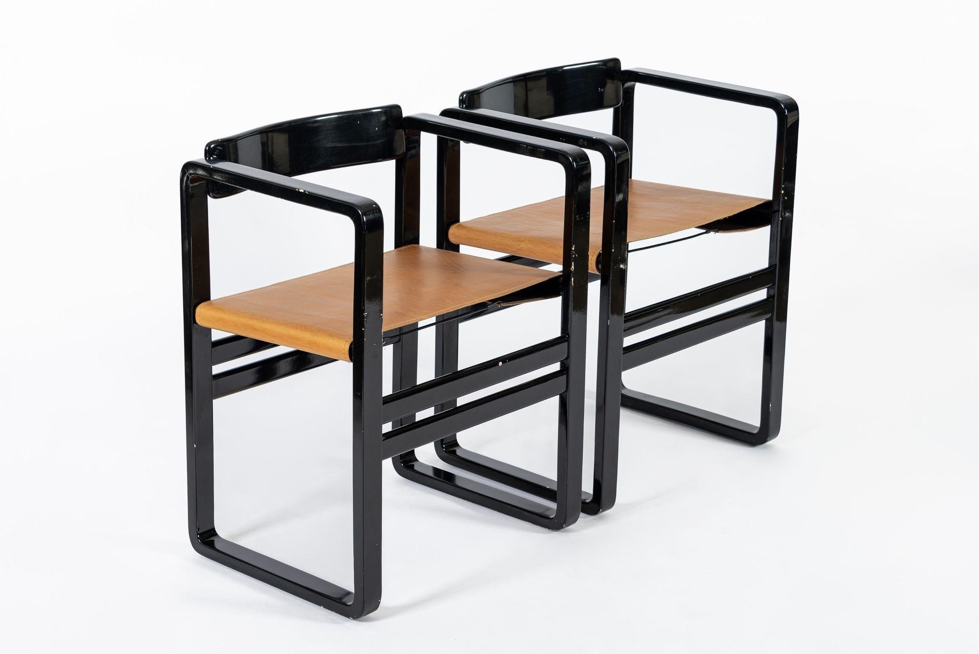 Danese Poltrone moderne di metà secolo in lacca nera e pelle marrone anni '70 in vendita