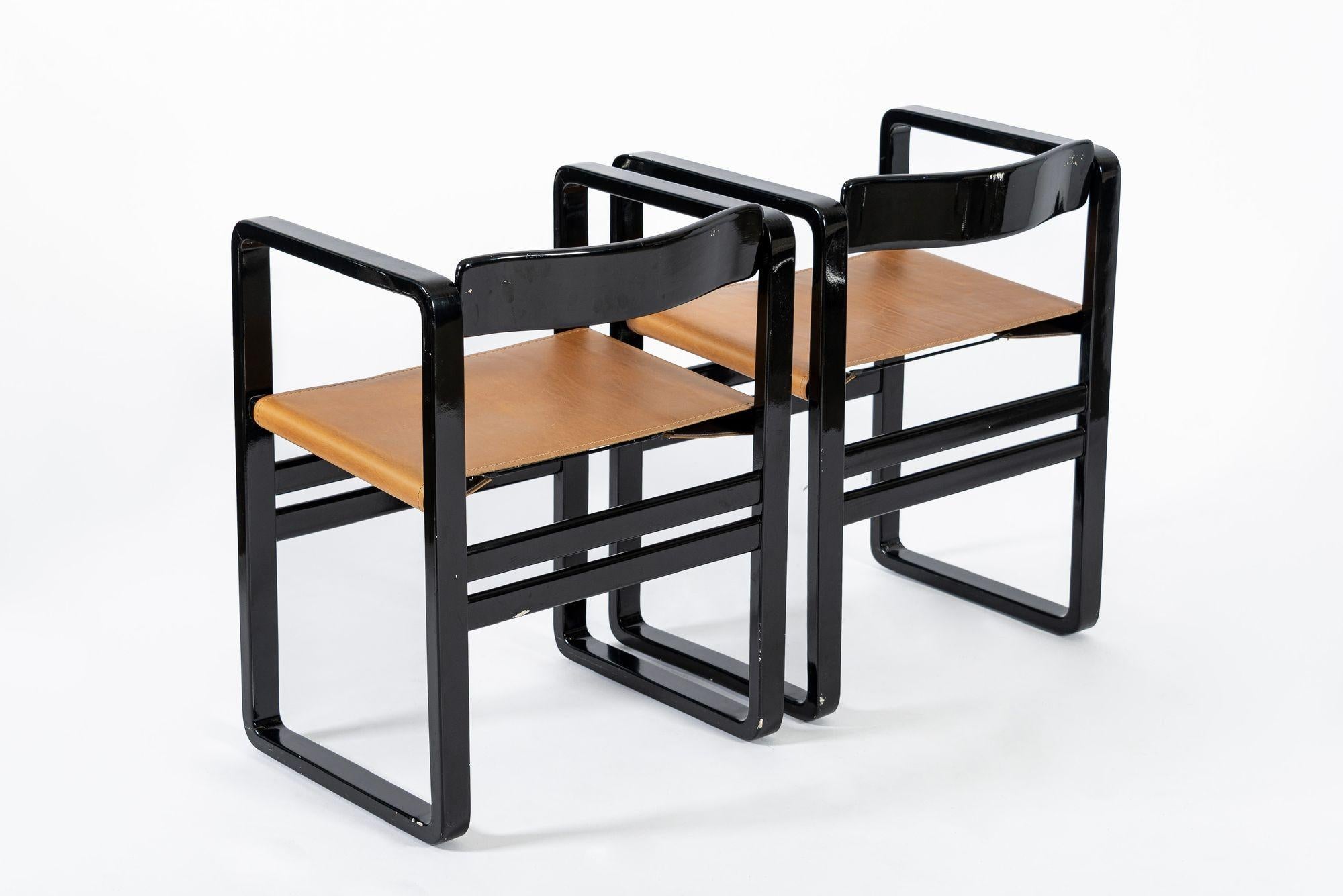 Poltrone moderne di metà secolo in lacca nera e pelle marrone anni '70 In condizioni buone in vendita a Detroit, MI