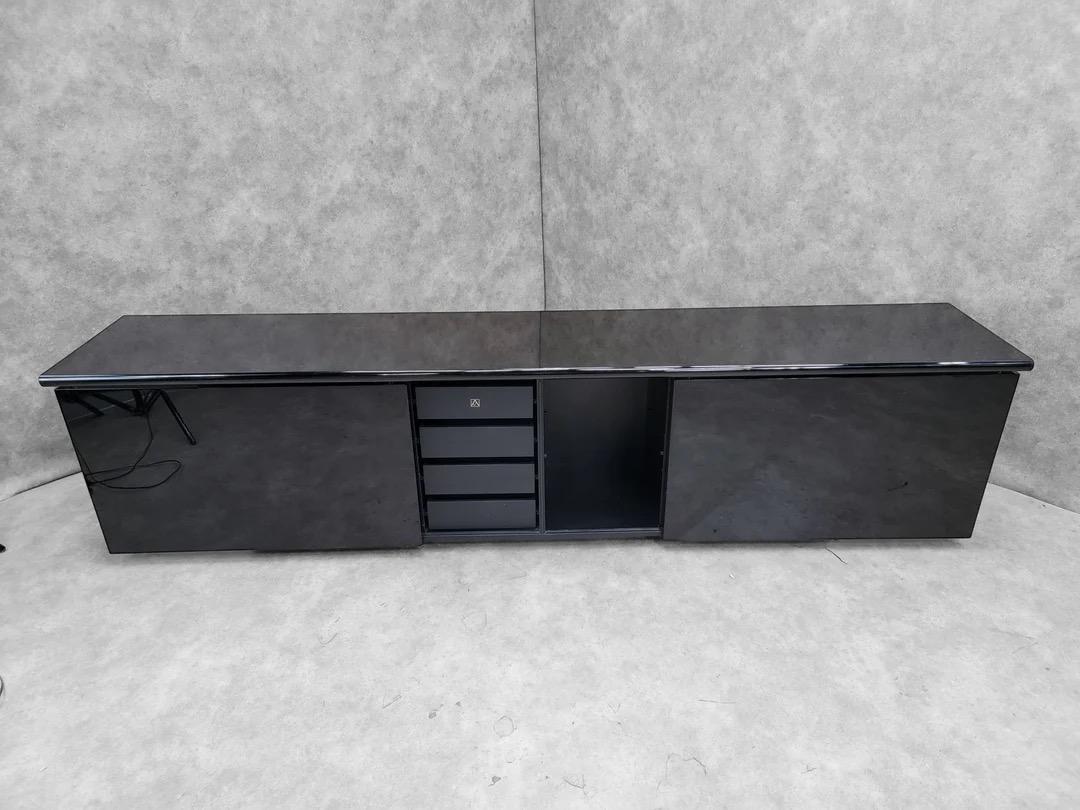 Postmoderno Credenza moderna di metà secolo in lacca nera di Giotto Stoppino per Acerbis in vendita