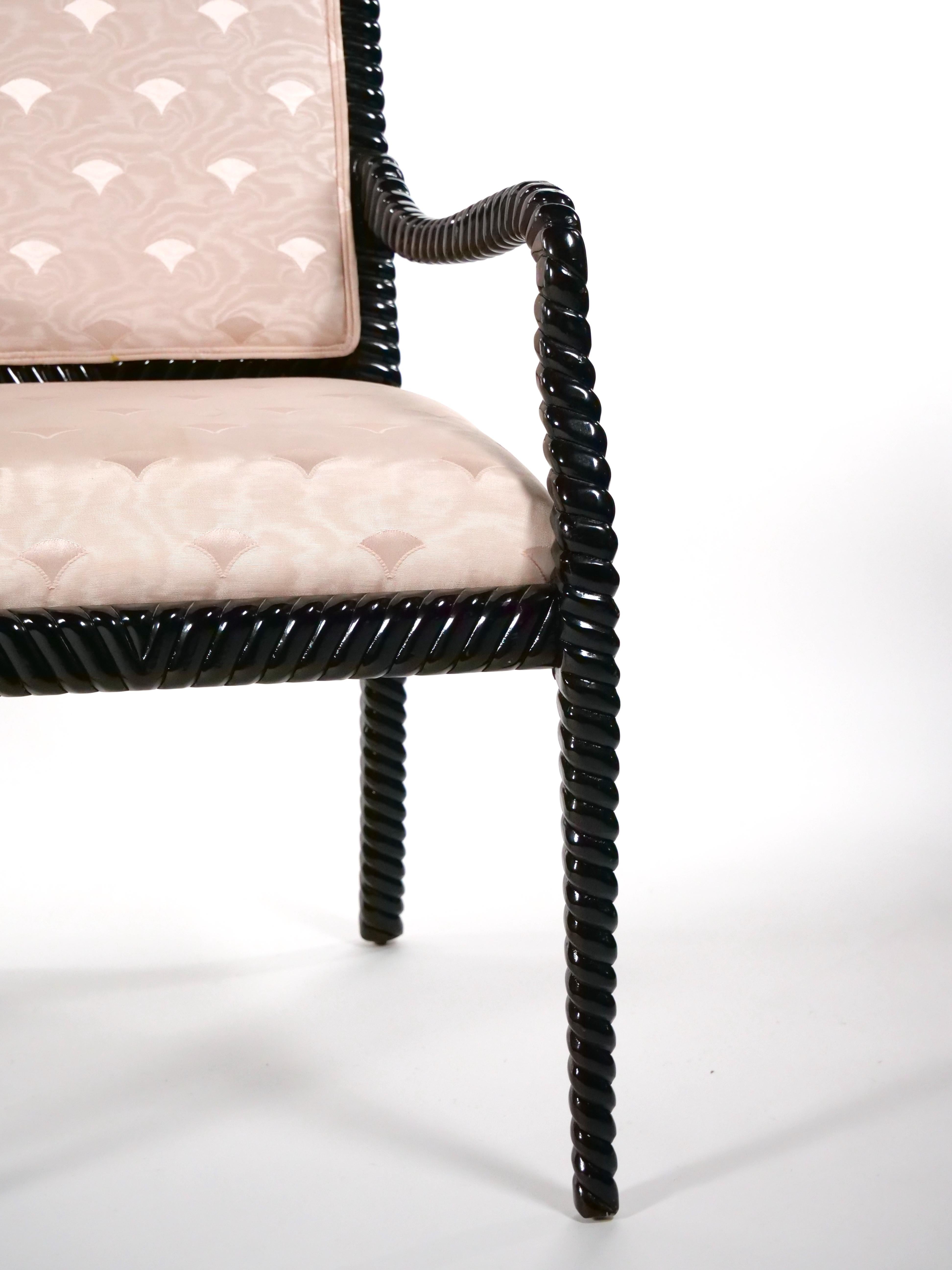 Chaise de salle à manger moderne du milieu du siècle, laquée noire, avec cadre en corde torsadée /  8 en vente 12