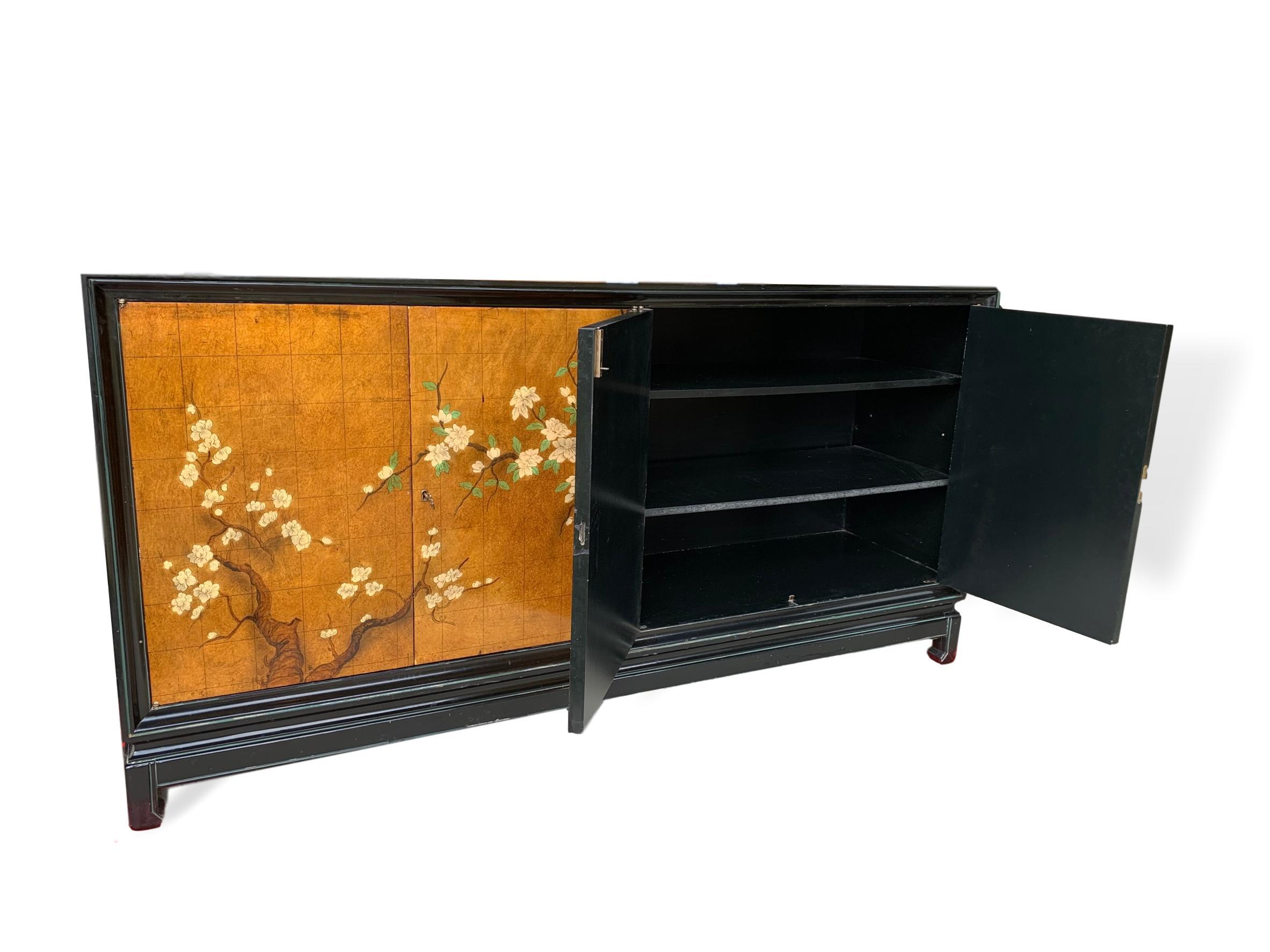 Mid-Century Modern Black Lacquered Chinoiserie Credenza, Italian, circa 1960 In Good Condition In Banner Elk, NC
