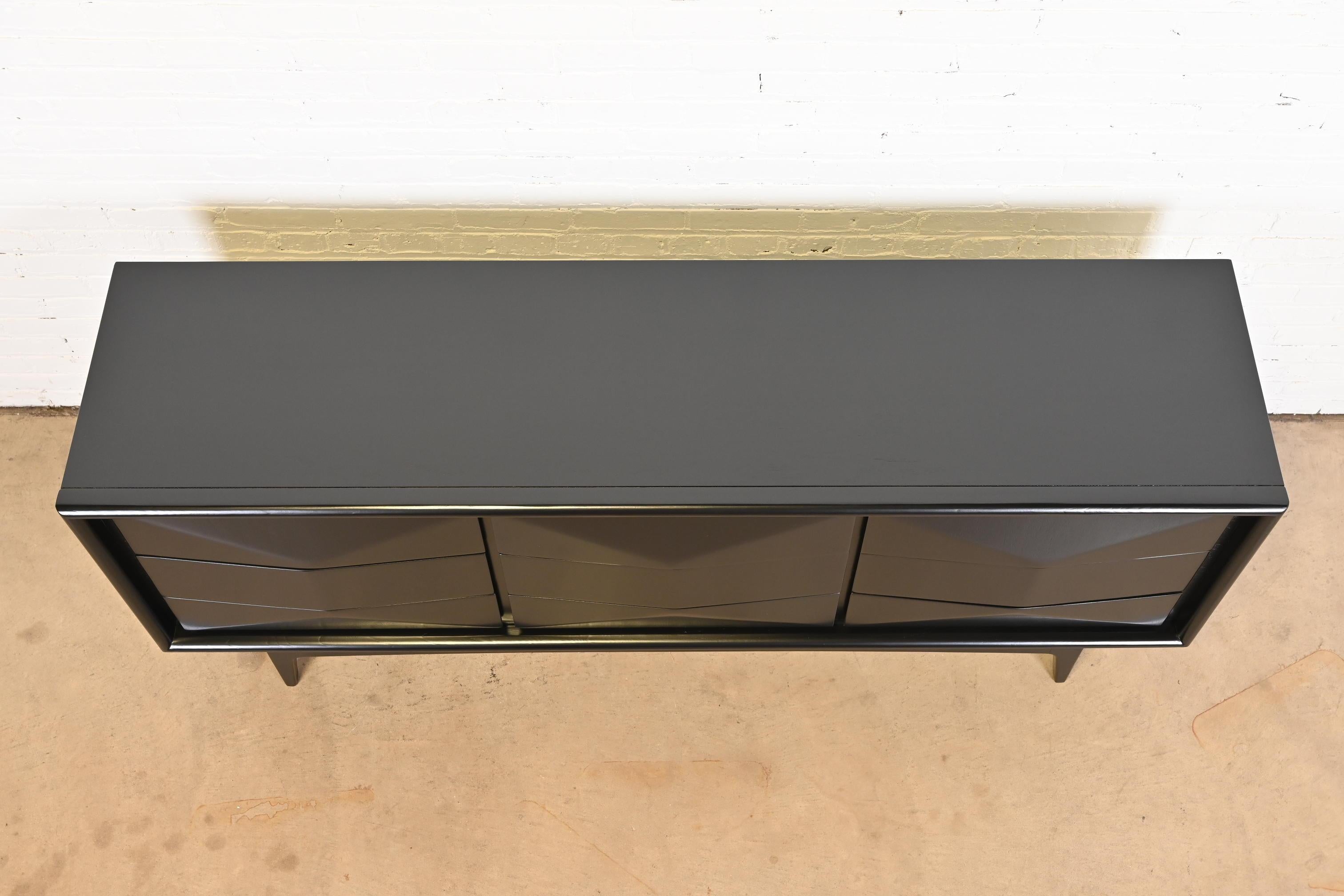 Mid-Century Modern Black Lacquered Diamond Front Dresser or Credenza by United For Sale 5