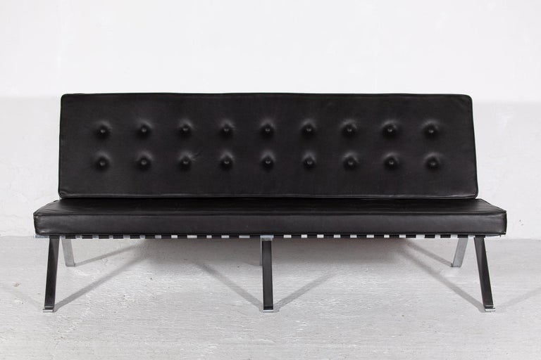 Swiss Mid-Century Modern Black Leather and Chrome Sofa Designed by Hans Eichenberger  For Sale