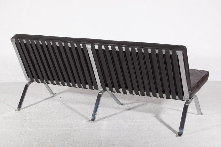 Mid-Century Modern Black Leather and Chrome Sofa Designed by Hans Eichenberger  For Sale 1