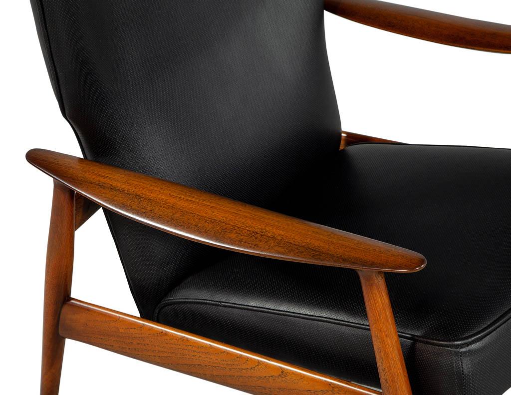 Mid-Century Modern Black Leather Armchair Recliner with Matching Ottoman 12