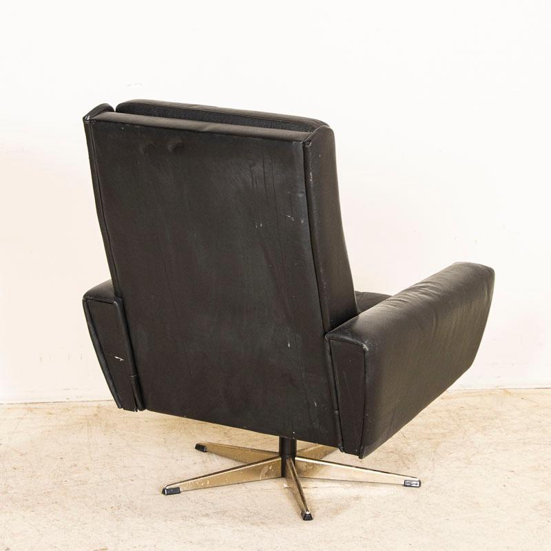 Mid Century Modern Black Leather High Back Swivel Arm Chair from Denmark In Good Condition For Sale In Round Top, TX