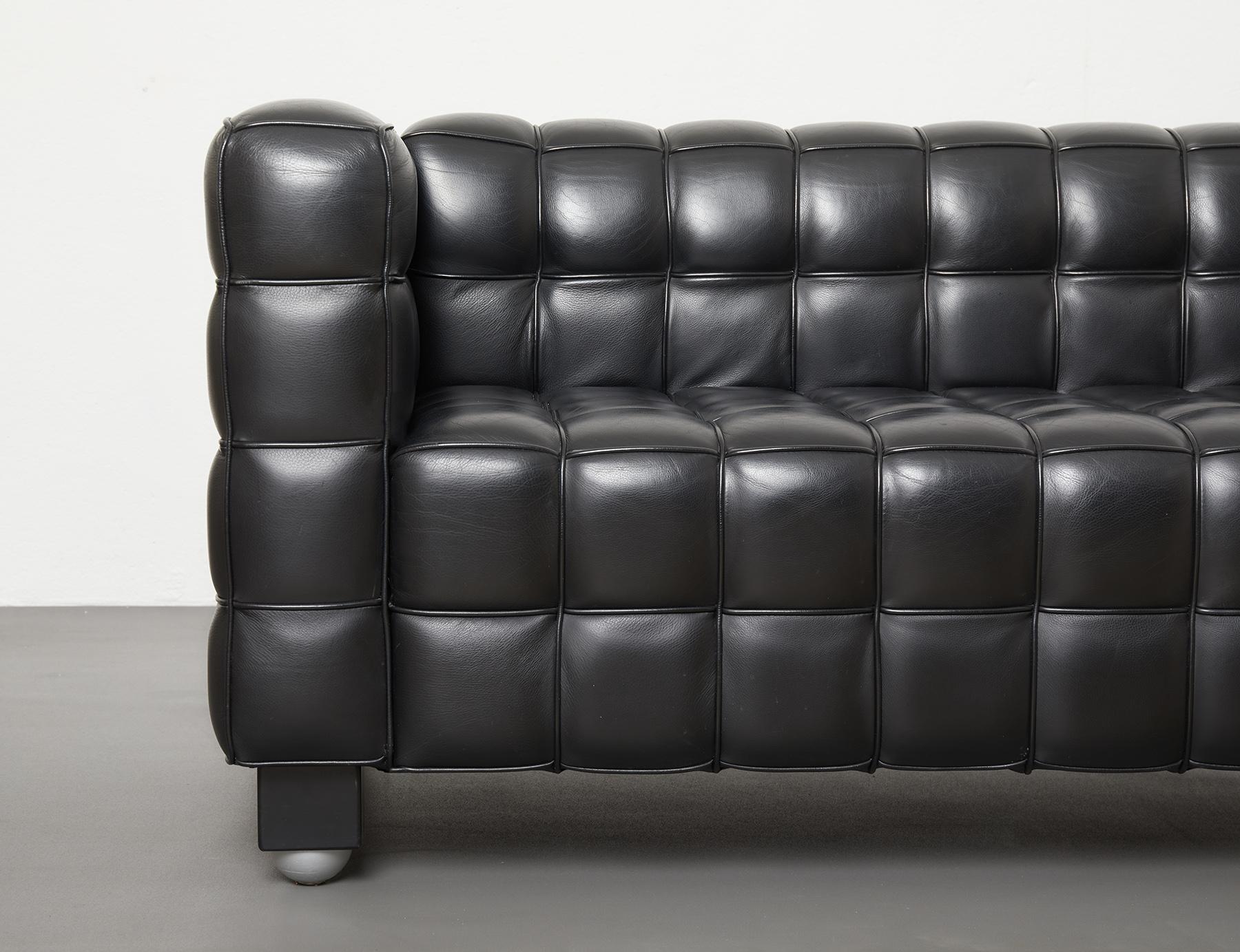 Mid-Century Modern Black Leather Kubus Sofa by Josef Hoffmann, Wittmann c.1980 In Good Condition For Sale In Renens, CH