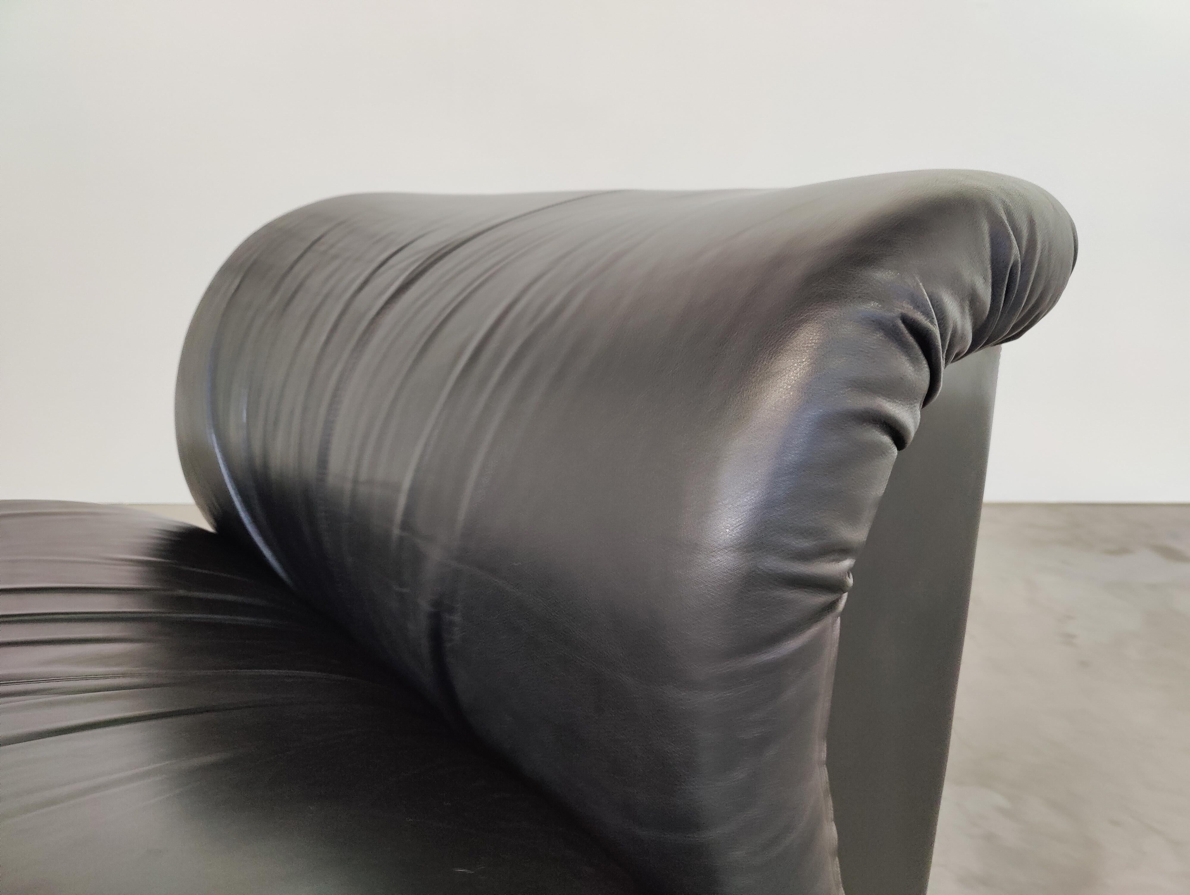 Mid-Century Modern Black Leather Modular Sofa by Doimo Salotti, Italy, 1970s For Sale 7