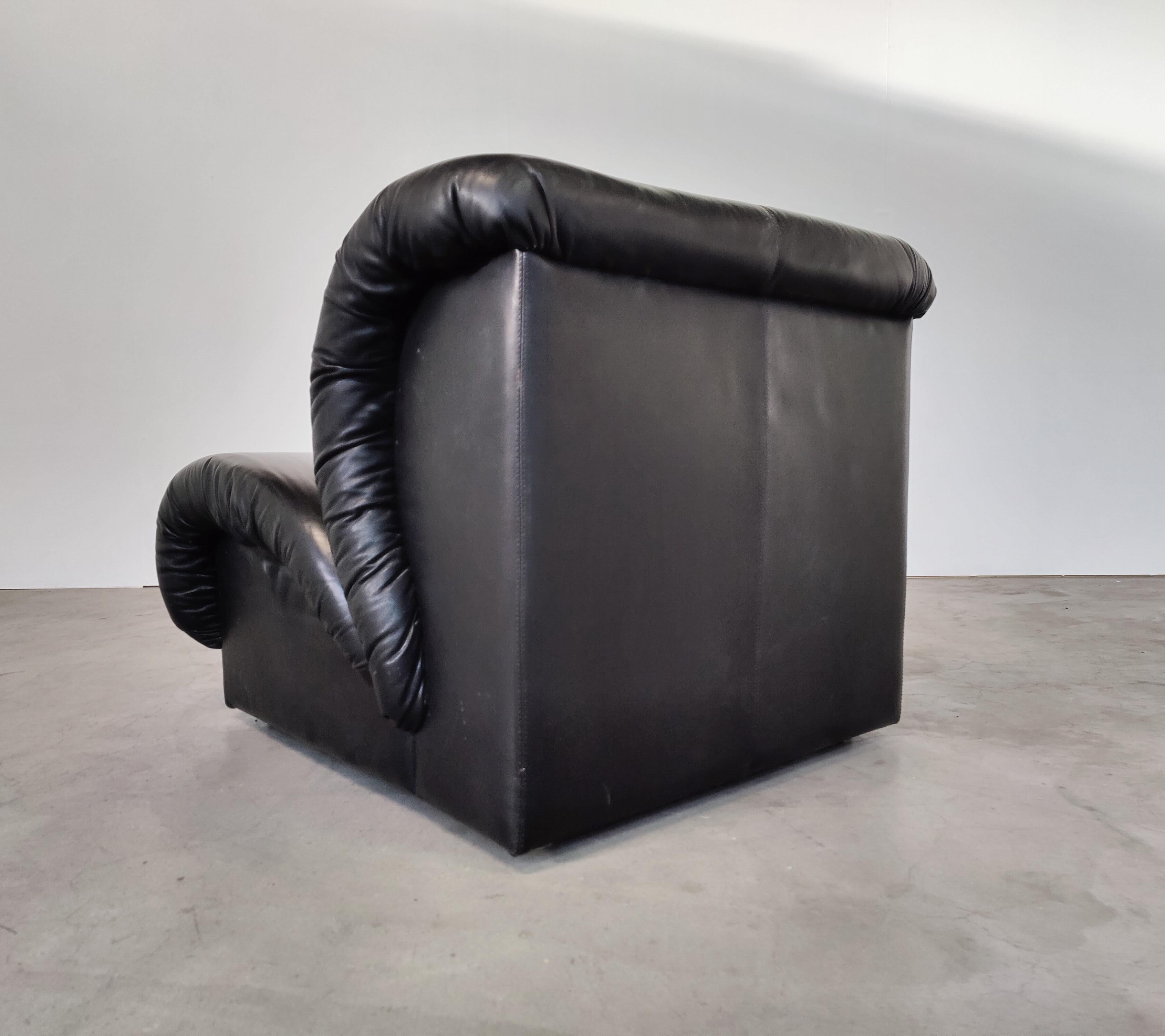 Mid-Century Modern Black Leather Modular Sofa by Doimo Salotti, Italy, 1970s For Sale 10