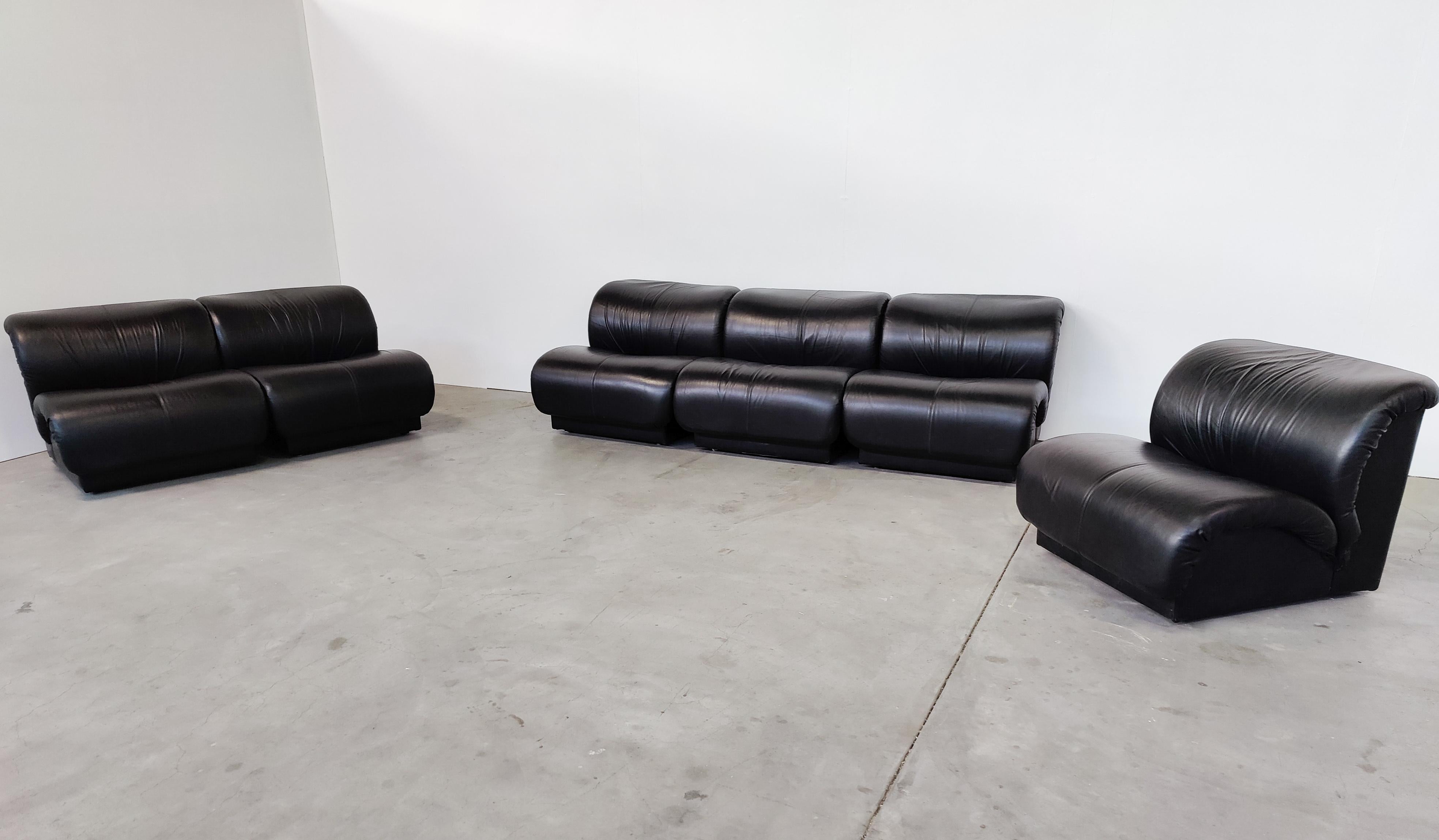 Mid-Century Modern Black Leather Modular Sofa by Doimo Salotti, Italy, 1970s In Good Condition For Sale In Brussels, BE