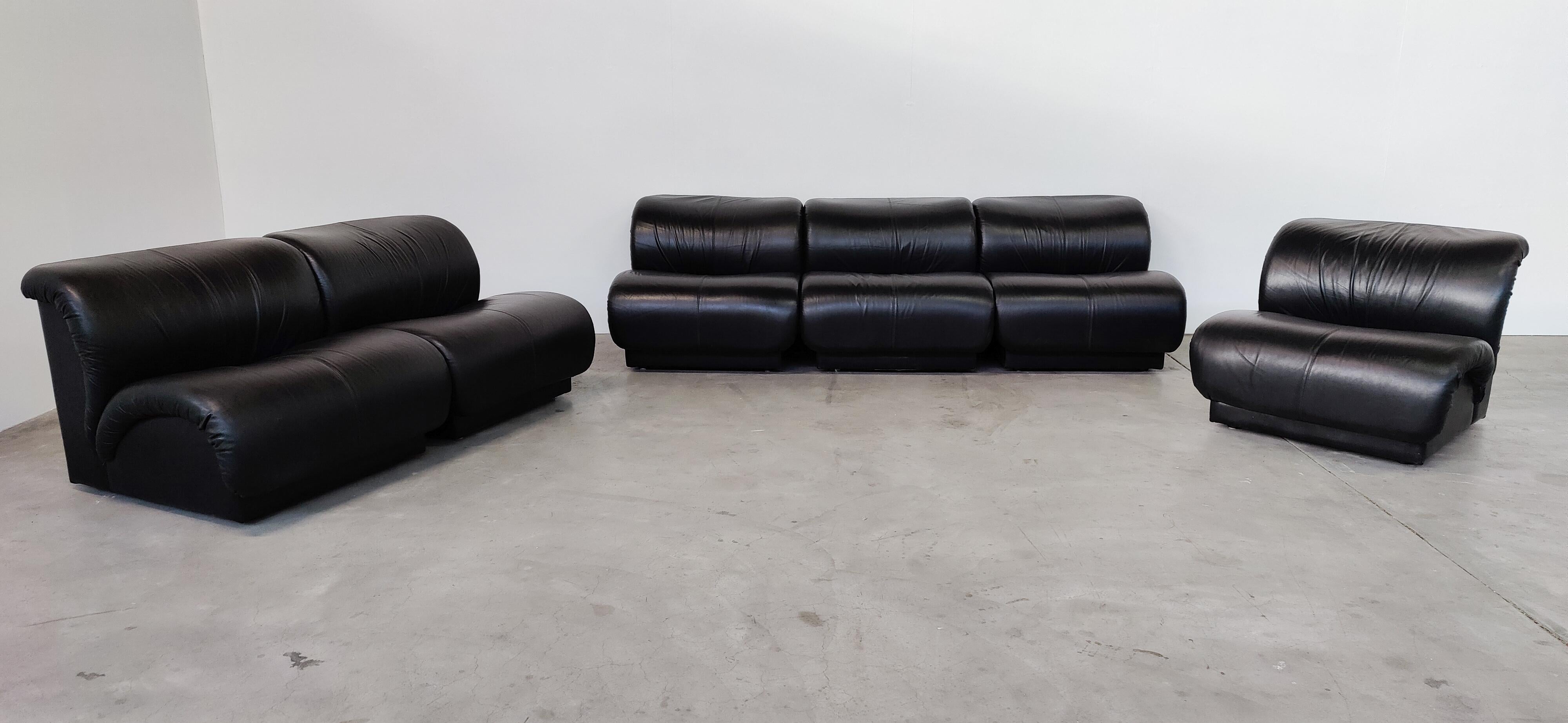 Late 20th Century Mid-Century Modern Black Leather Modular Sofa by Doimo Salotti, Italy, 1970s For Sale