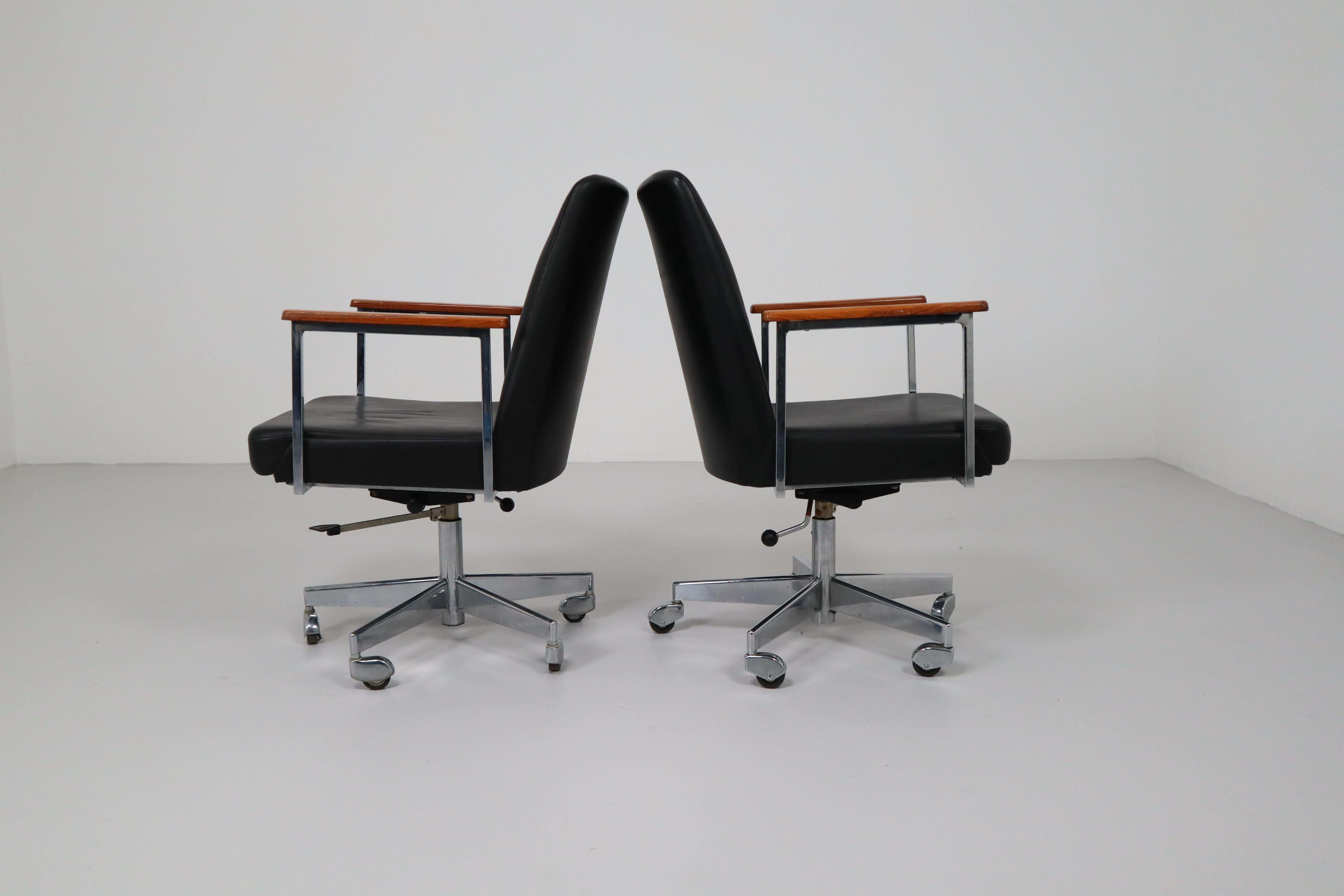 20th Century Mid-Century Modern Black Leather Office Armchairs Manufactured by Mauser 1960s