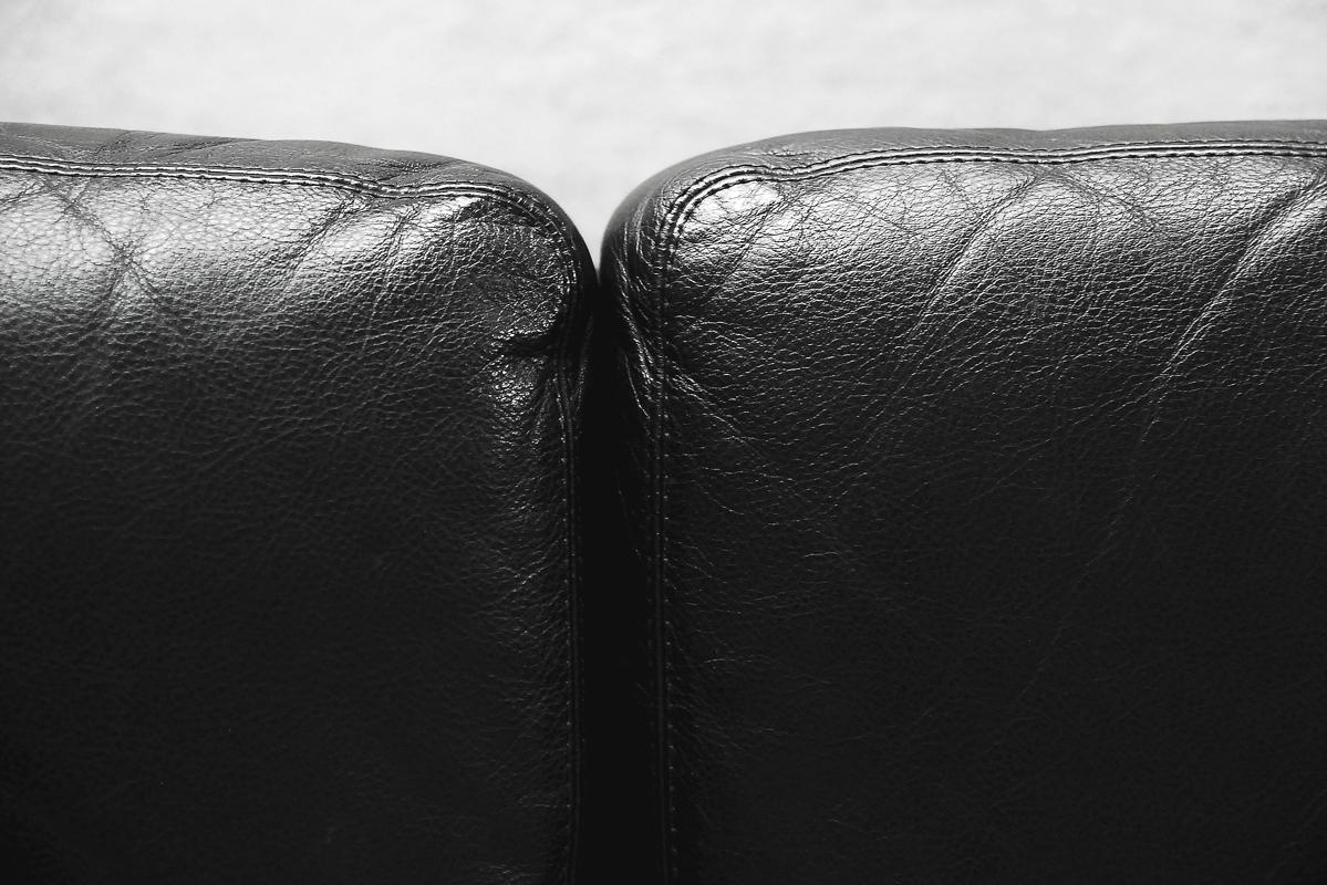 Mid-Century Modern Black Leather Swedish Sofa by Ulferts Tibro, 1960s im Zustand „Gut“ in Warsaw, PL