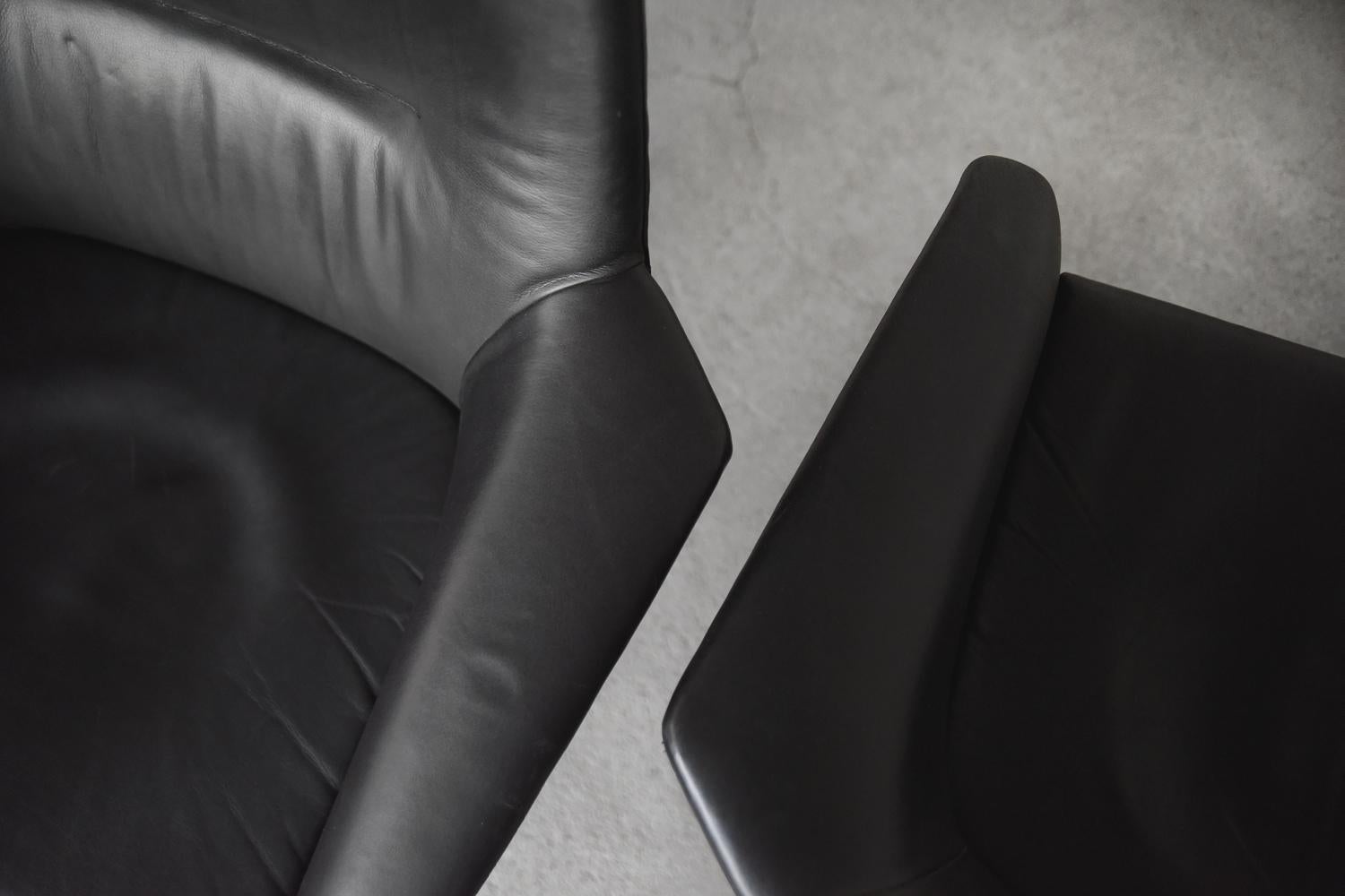 Mid-20th Century Pair of Vintage Mid-Century Modern Black Leather Swivel Chairs from Ire Mobler