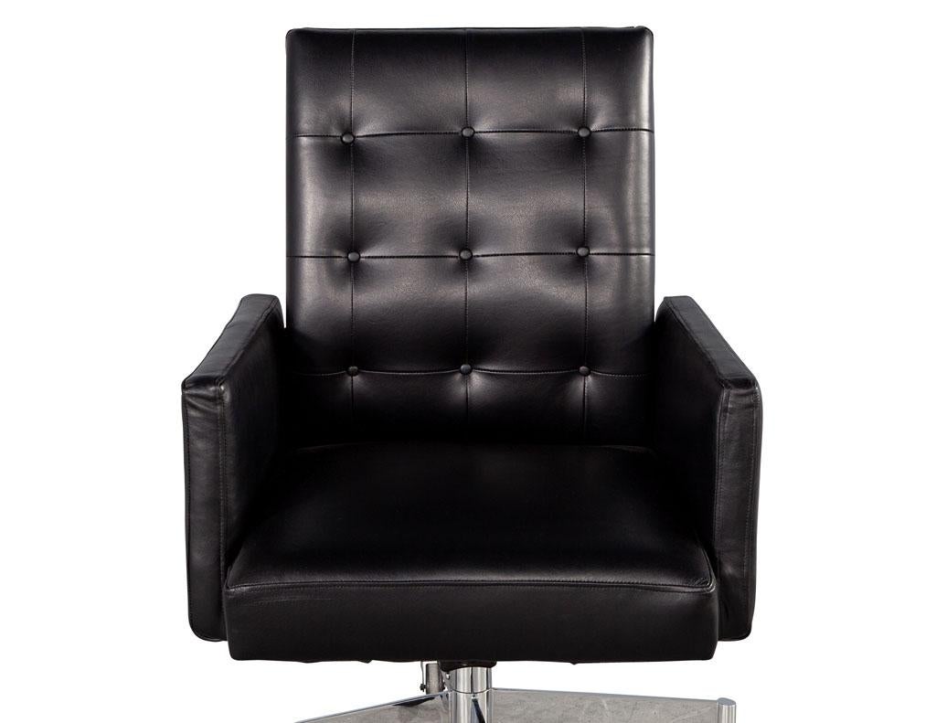 Mid-Century Modern Black Leather Swivel Office Chair by Stow and Davis 1