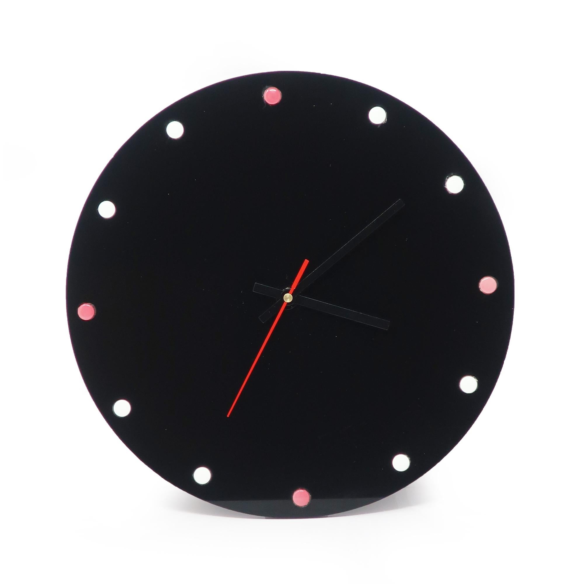 Mid-Century Modern Black Lucite Wall Clock In Fair Condition For Sale In Brooklyn, NY