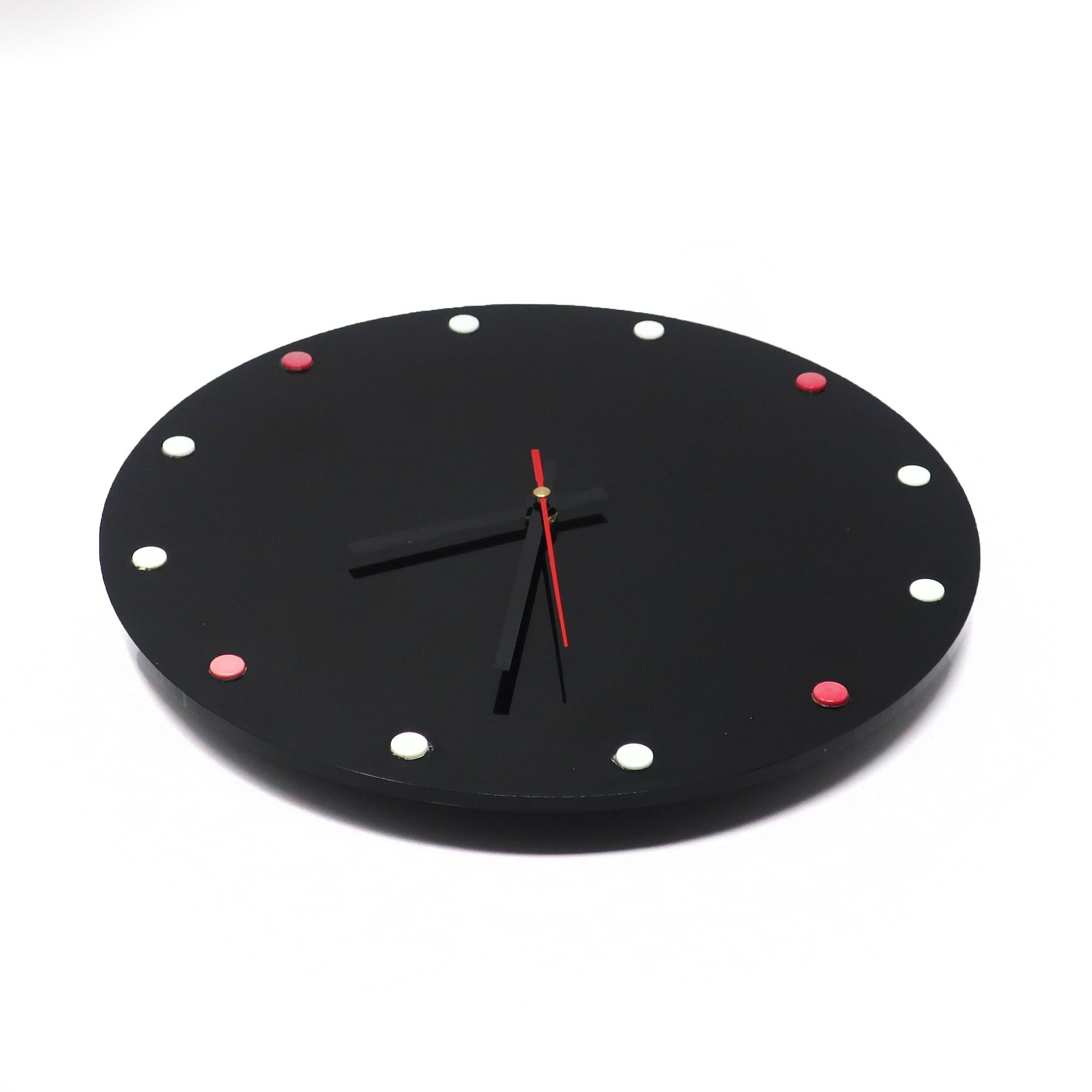 Mid-Century Modern Black Lucite Wall Clock For Sale 2