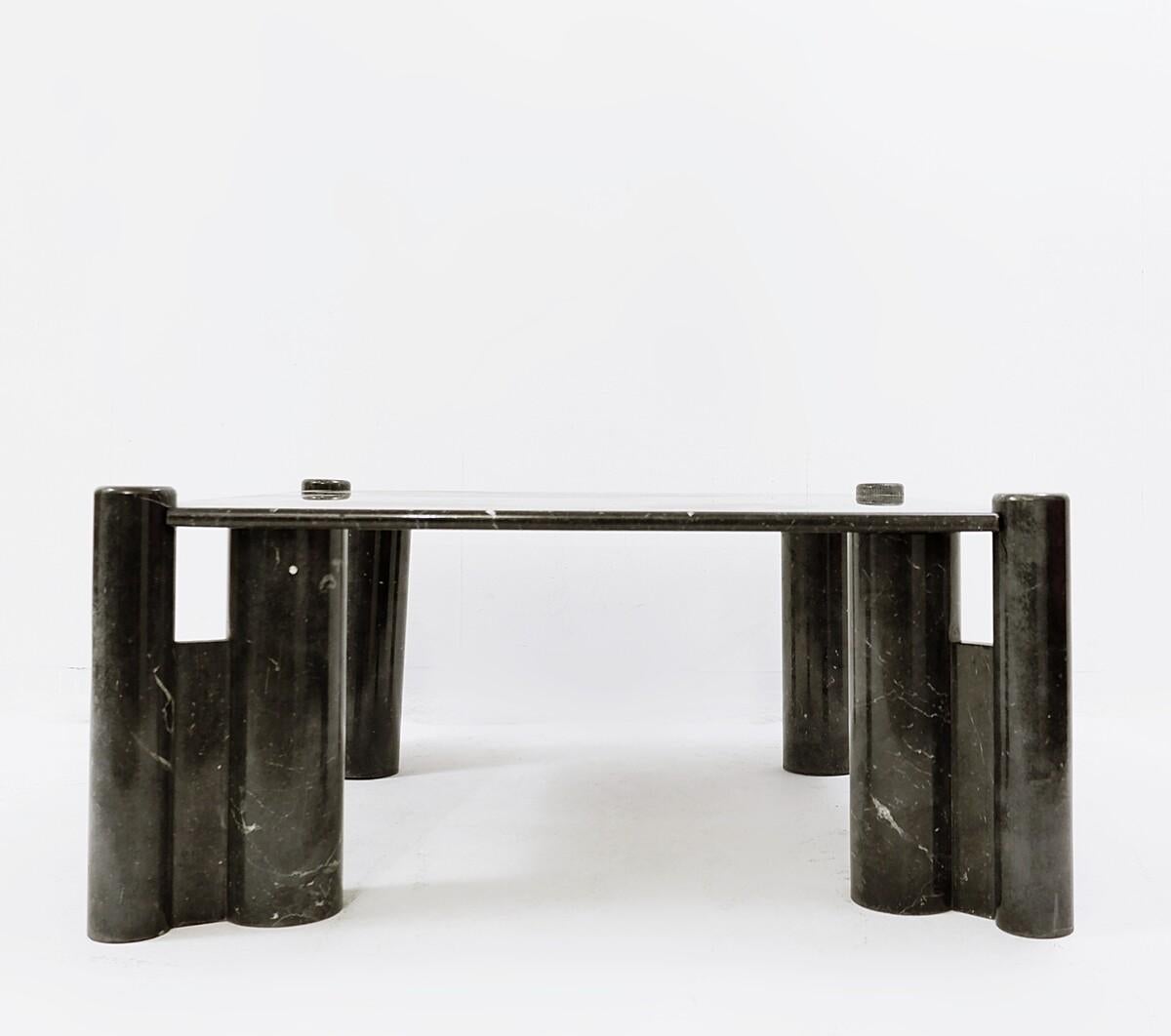 Table basse carrée en marbre noir de style mi-siècle moderne, années 1970