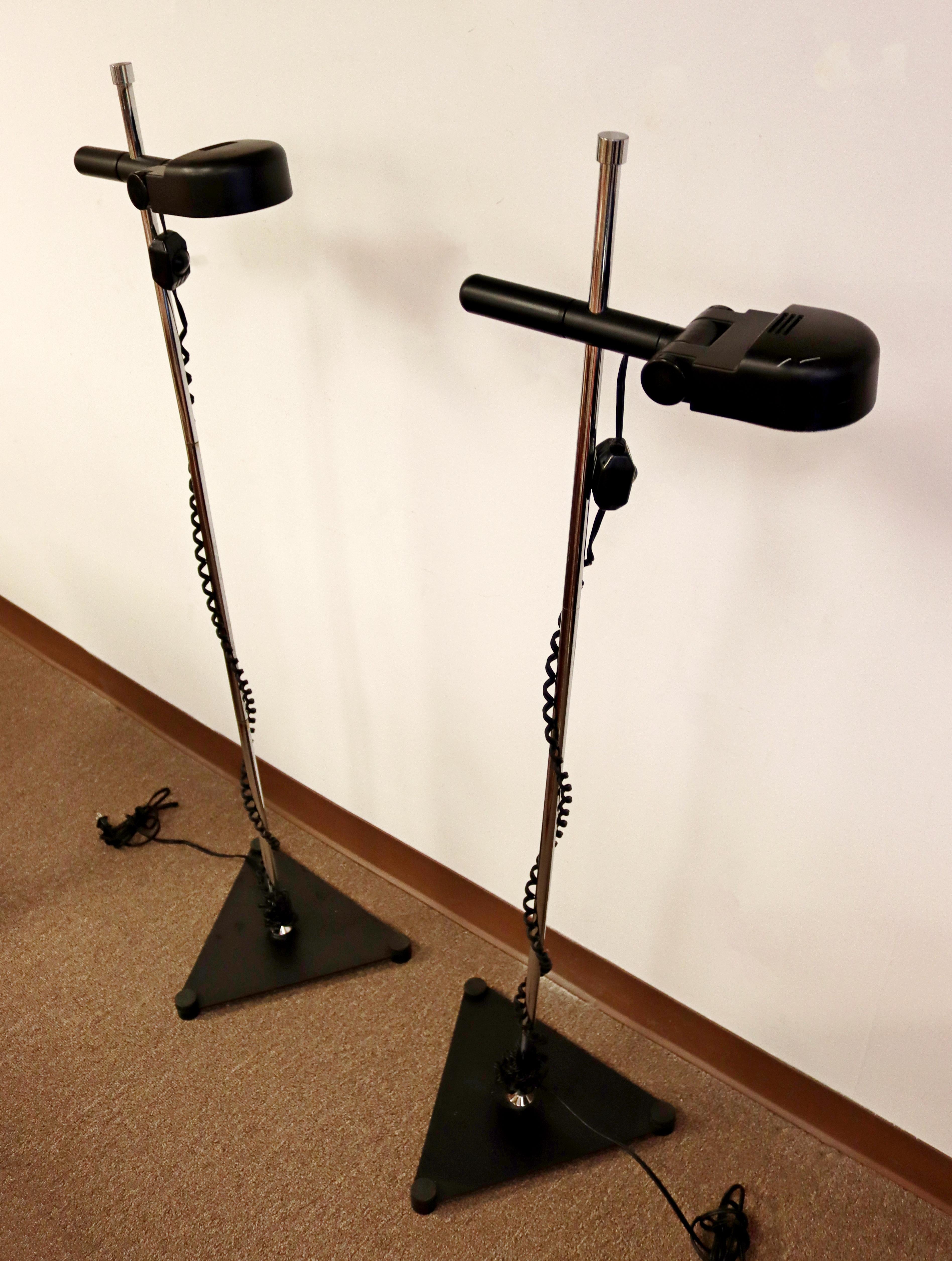 Mid-Century Modern Black & Metal Pair Architectural Floor Lamps Italian Style In Good Condition In Keego Harbor, MI