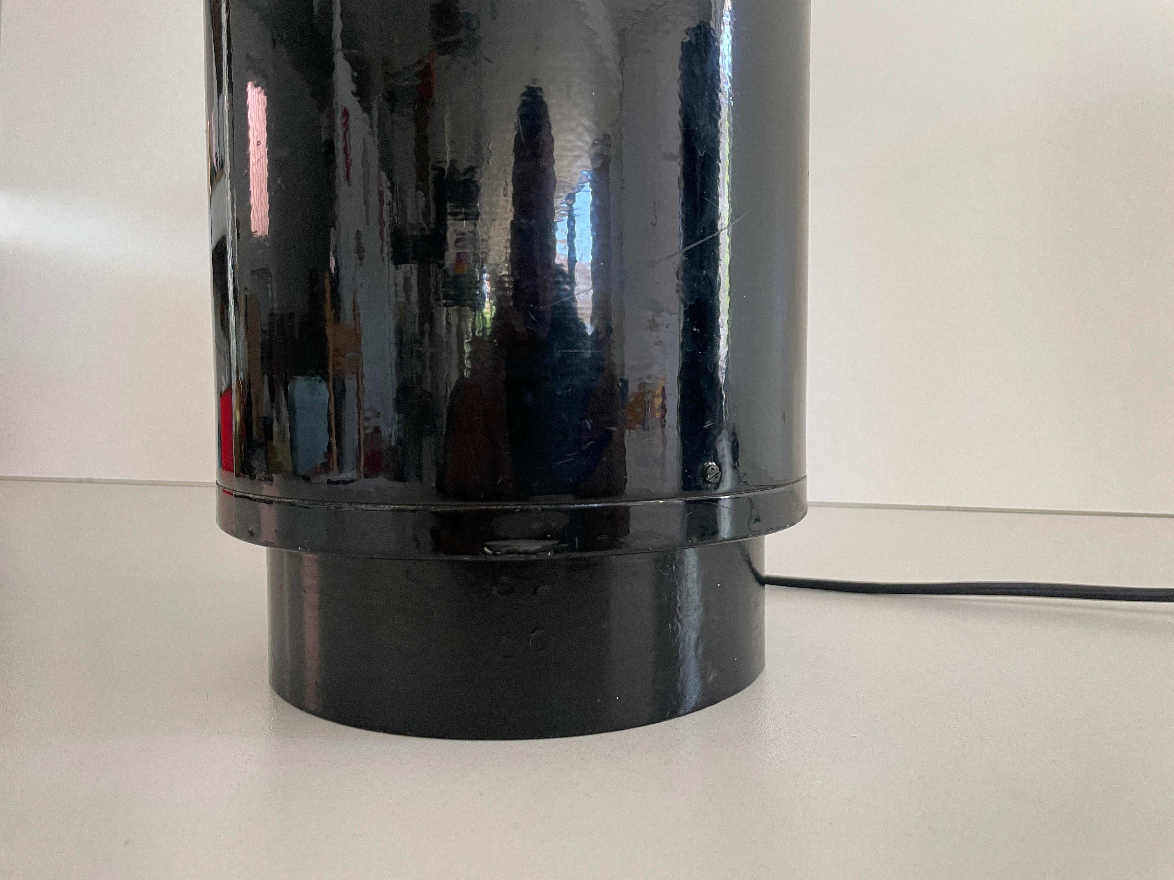 Mid-Century Modern Black Metal Pair of Table Lamps, 1960s, Italy For Sale 4