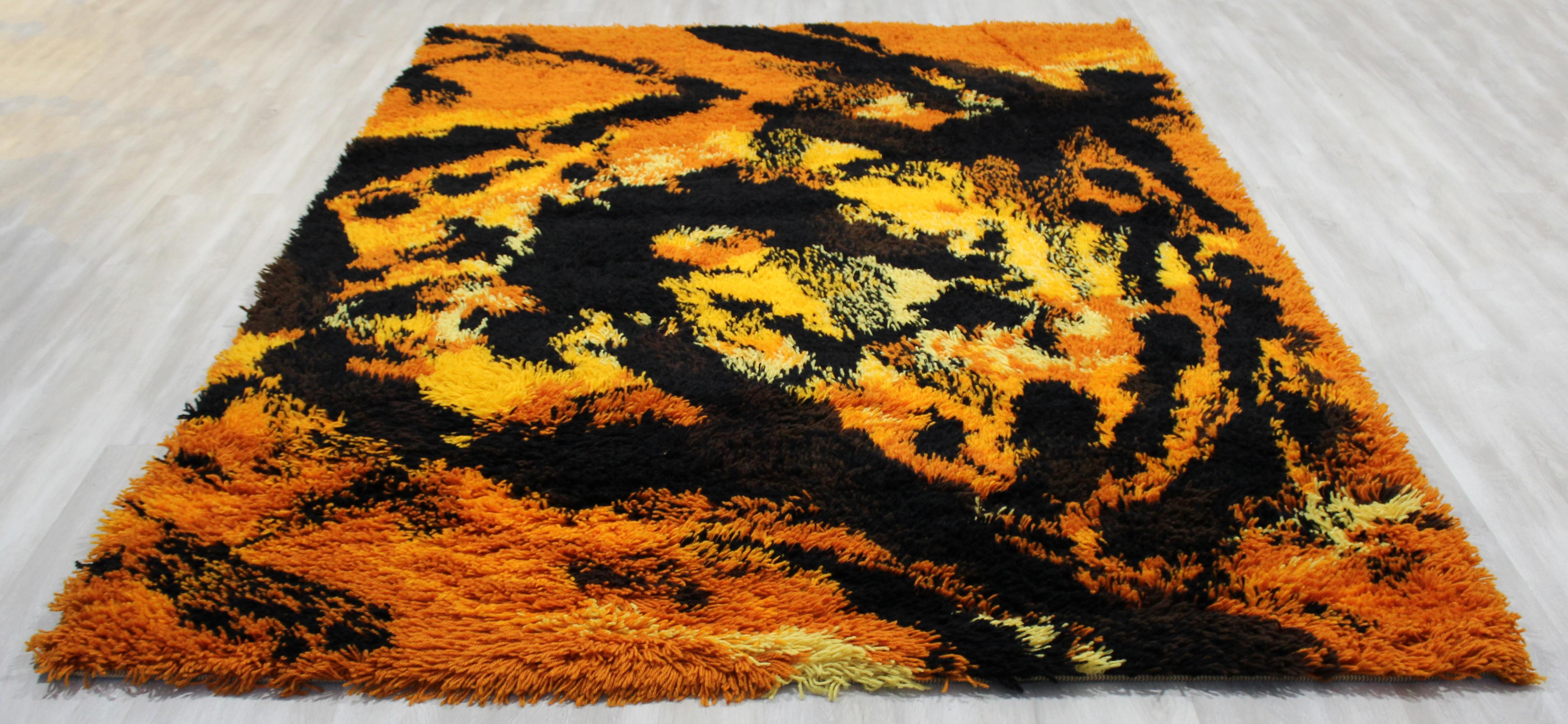 English Mid-Century Modern Black & Orange Rya Wool Shag Area Rug Carpet, 1970s, England