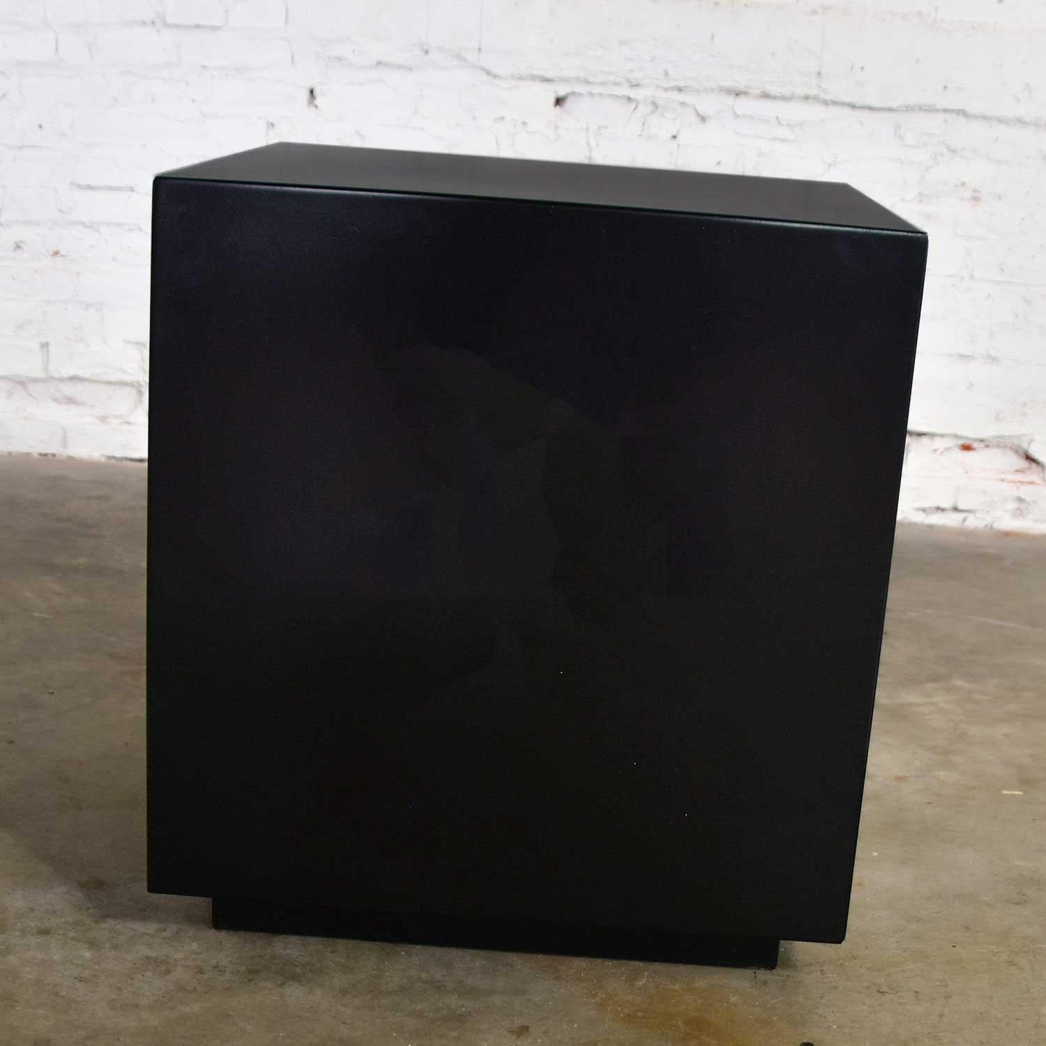 Mid-Century Modern Black Painted Cube Cabinet End or Side Table 3
