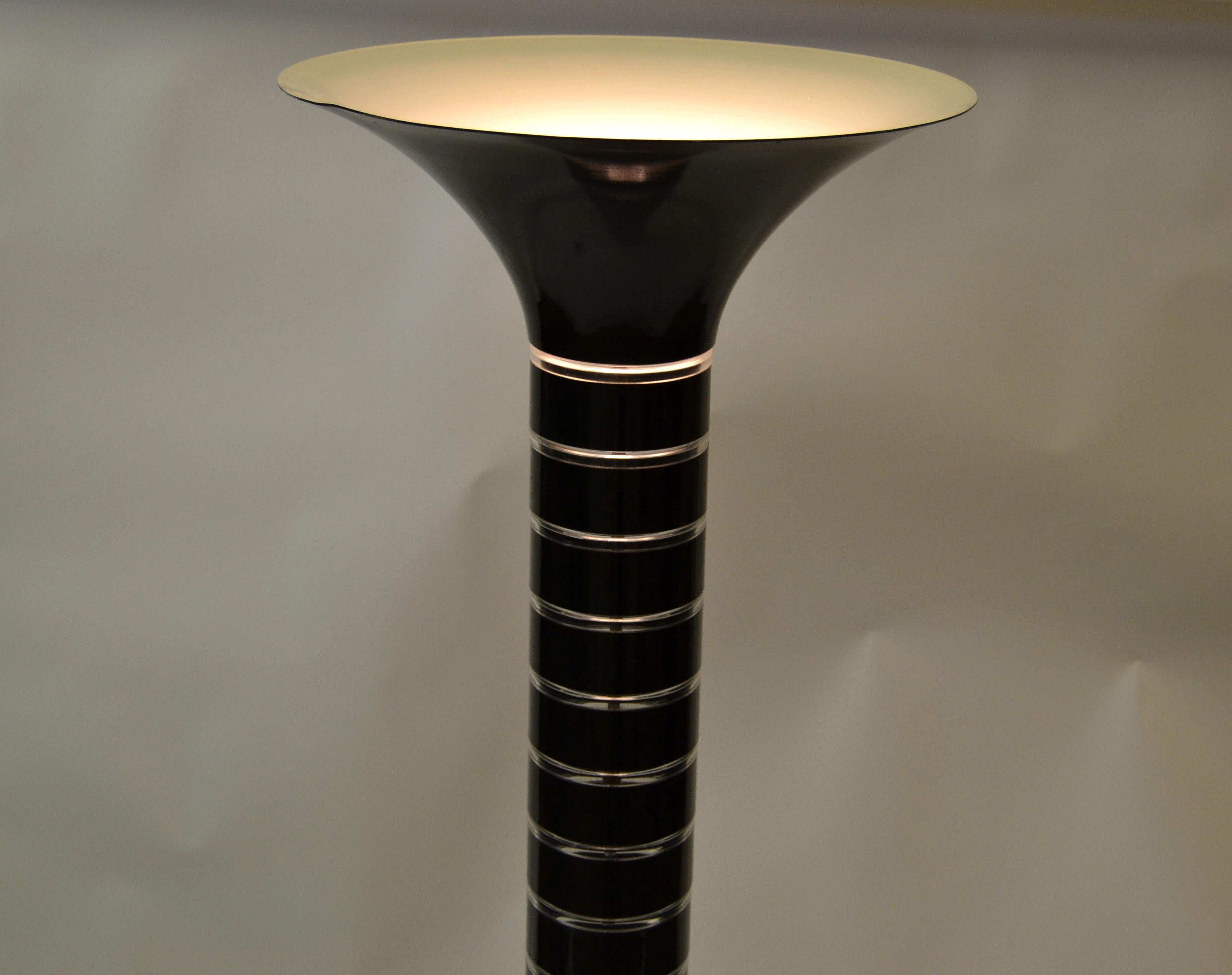 Mid-Century Modern Black and Transparent Stacked Lucite Floor Lamp Enamel Shade In Good Condition In Miami, FL