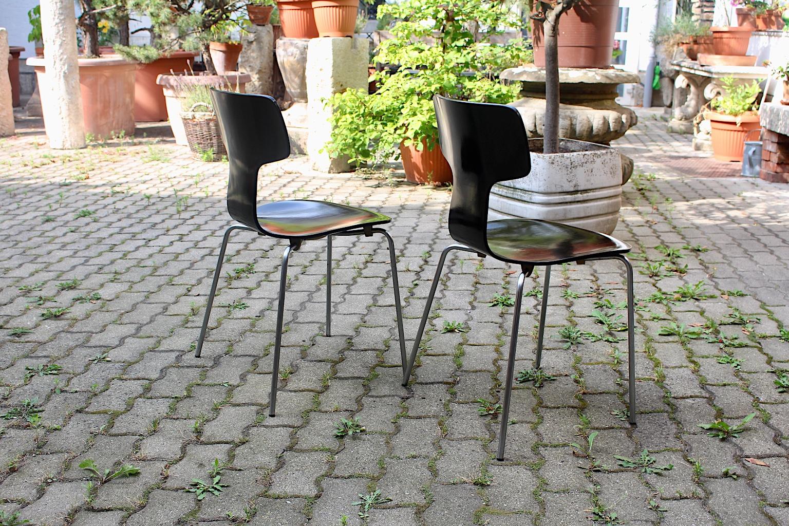 Scandinavian Modern Black Vintage Chairs Arne Jacobsen 1952 for Fritz Hansen For Sale 6