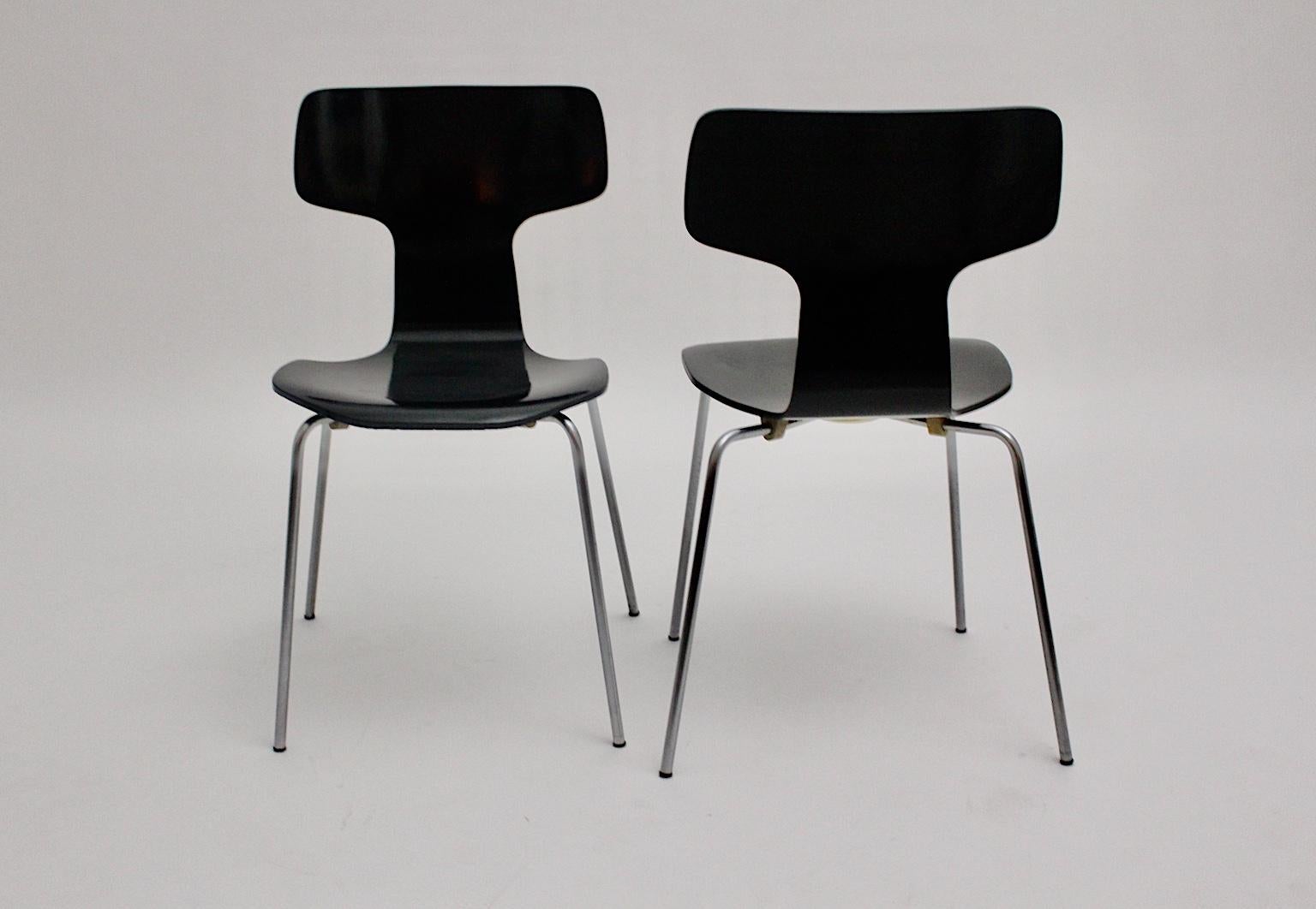 Skandinavisch-moderne schwarze Vintage-Stühle, Arne Jacobsen 1952 für Fritz Hansen (Skandinavische Moderne) im Angebot