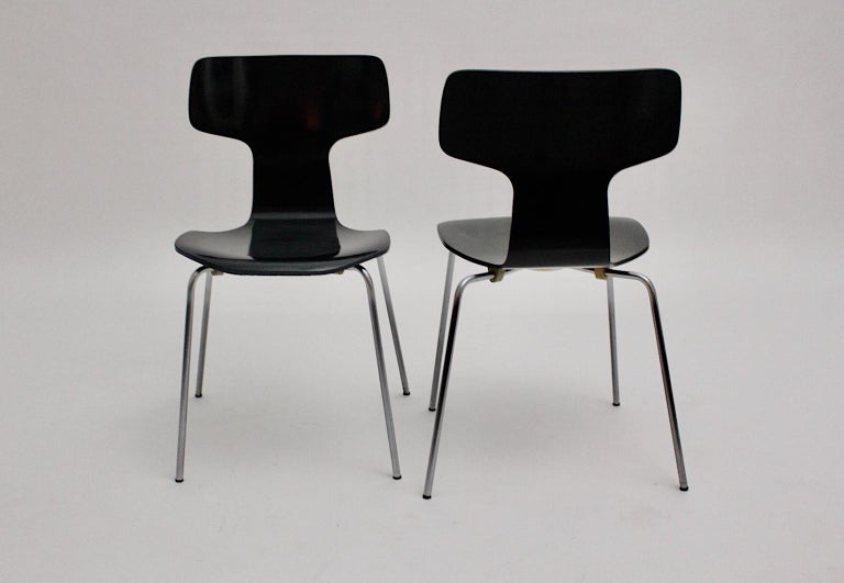 Danish Scandinavian Modern Black Vintage Chairs Arne Jacobsen 1952 for Fritz Hansen For Sale