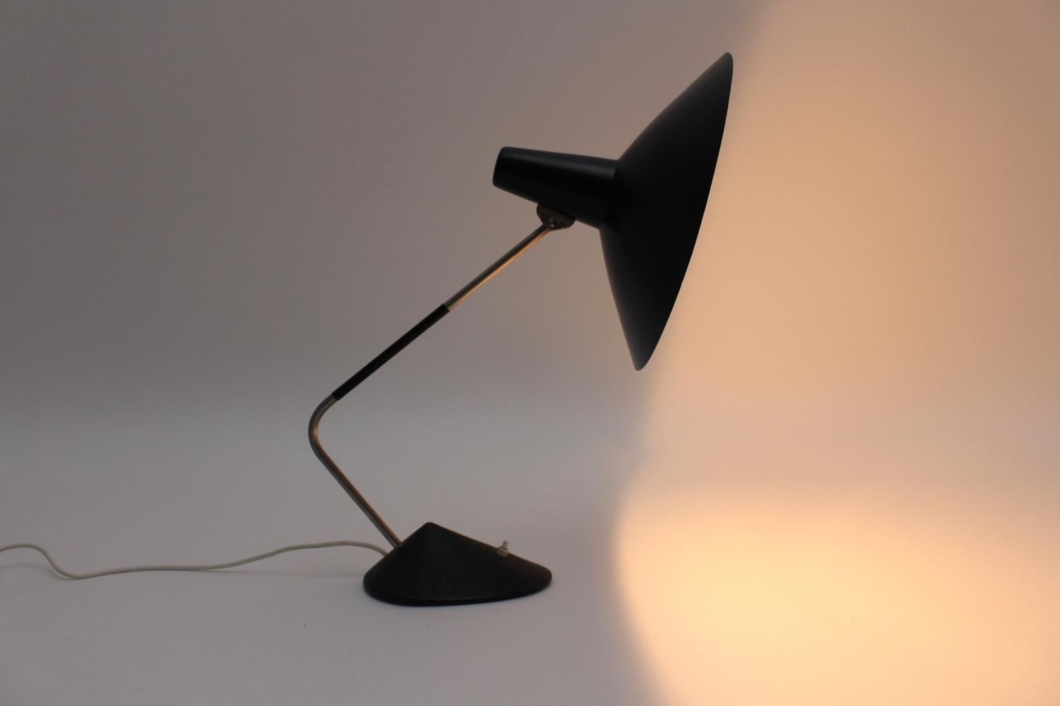 Mid-Century Modern Black Vintage Metal Table Lamp by Stilnovo, 1950s, Italy For Sale 3