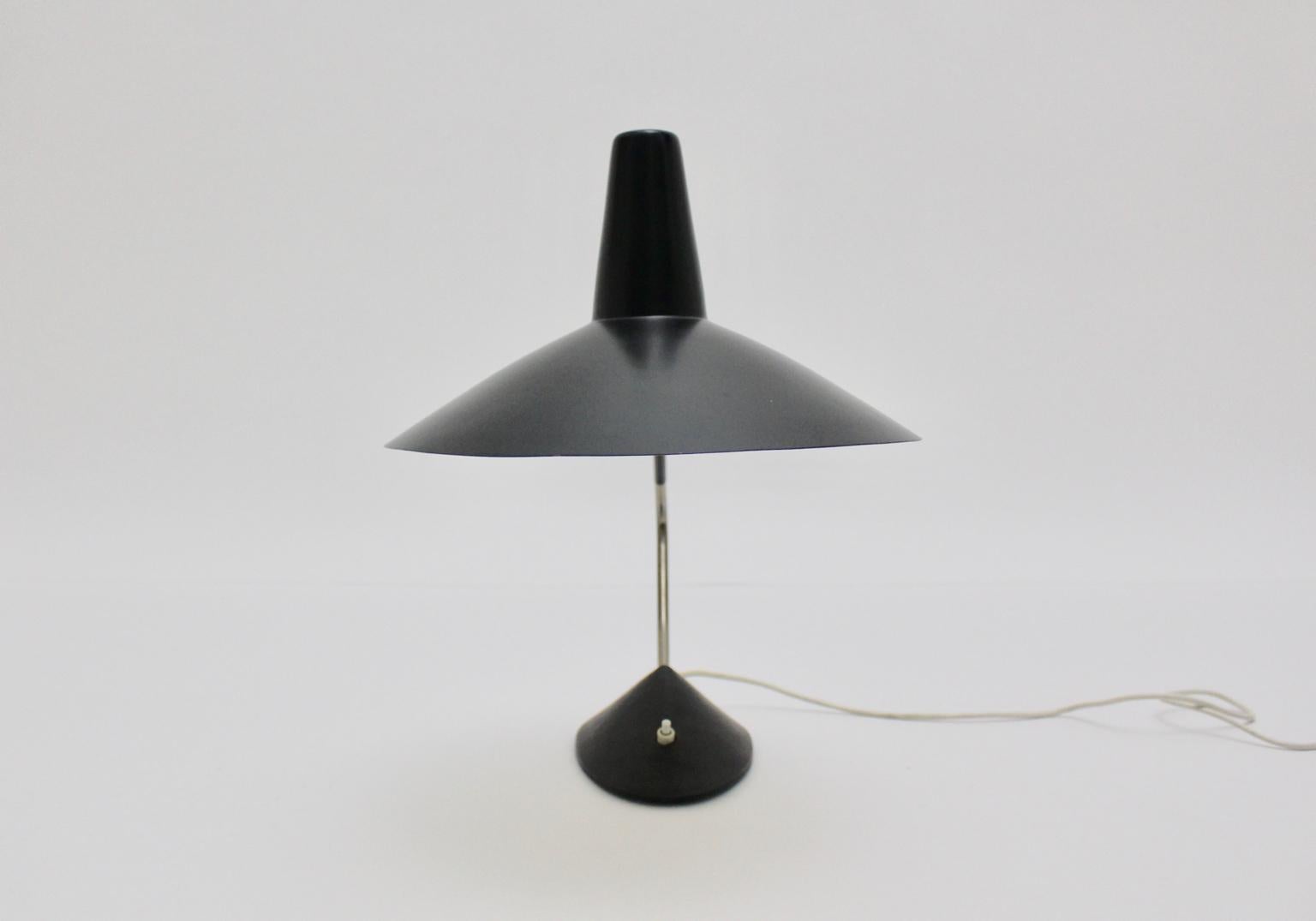 Lacquered Mid-Century Modern Black Vintage Metal Table Lamp by Stilnovo, 1950s, Italy For Sale