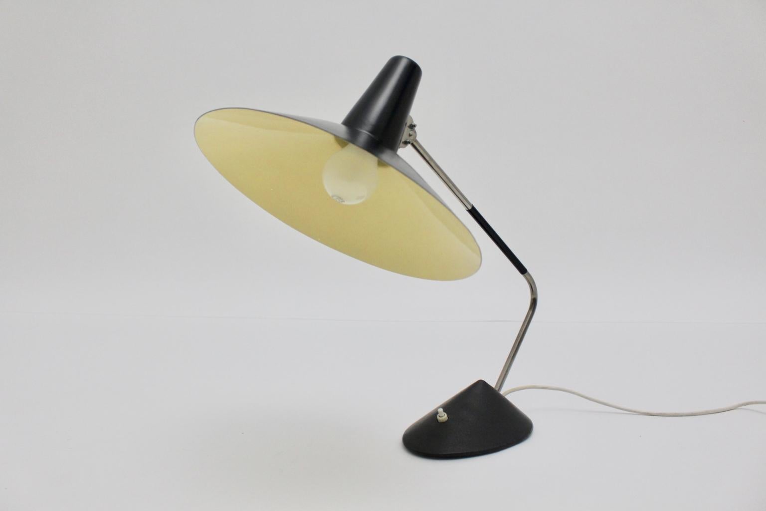 Mid-Century Modern Black Vintage Metal Table Lamp by Stilnovo, 1950s, Italy For Sale 2