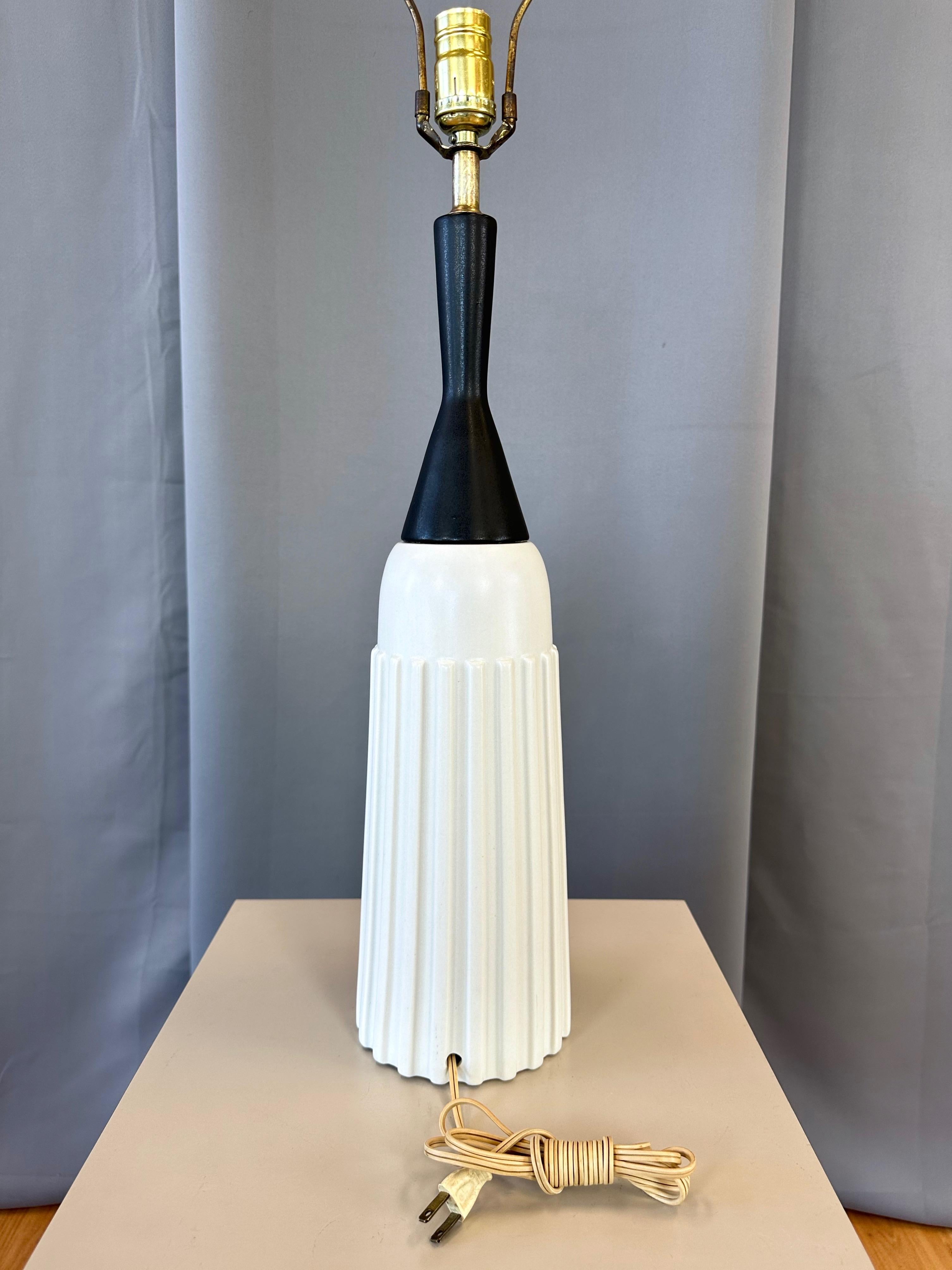 Metal Mid-Century Modern Black & White Ceramic Ribbed Bottle-Shaped Table Lamp, 1950s For Sale
