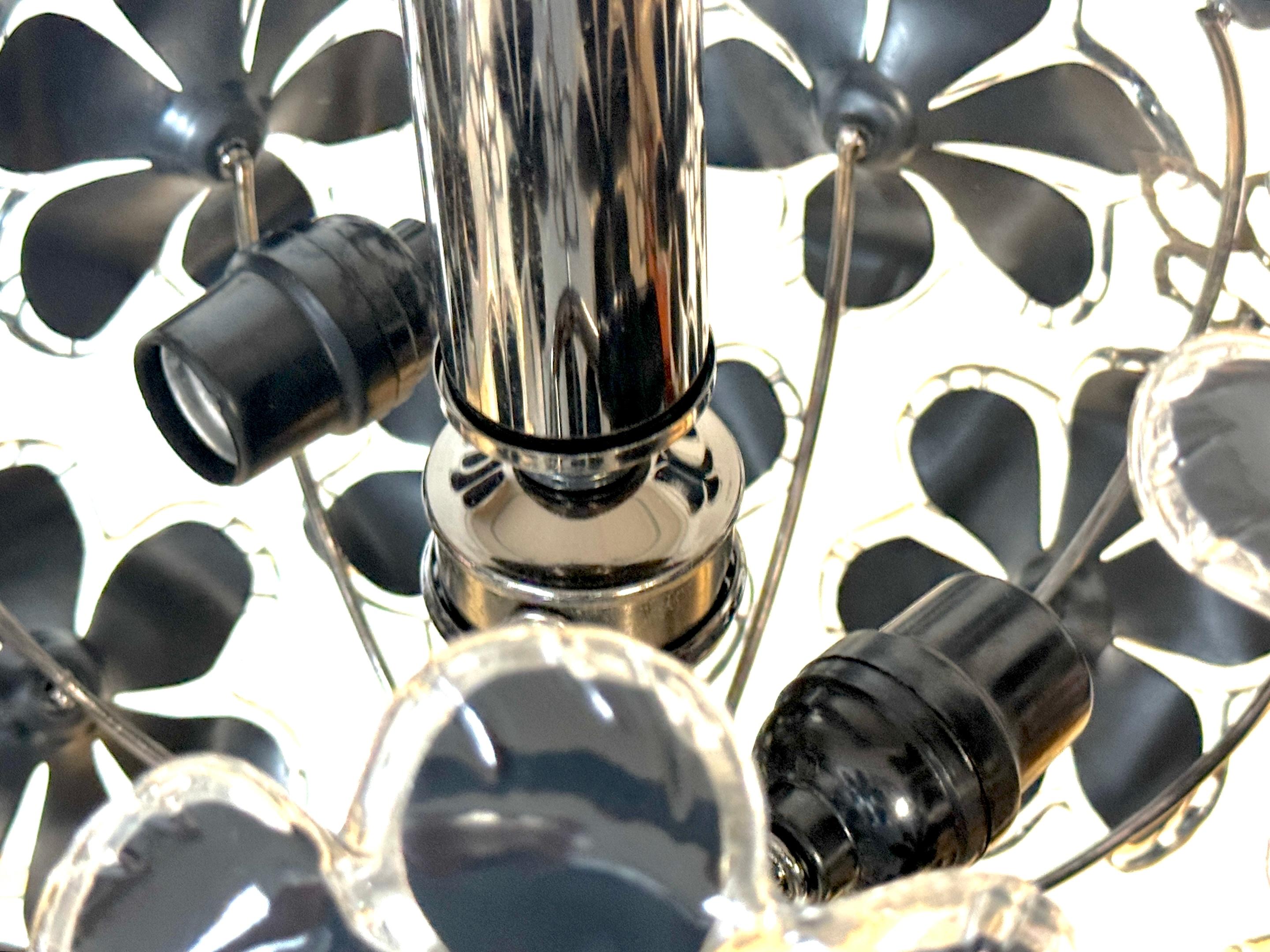 Mid Century Modern Black & White Lucite Floral Chandelier / Pendant In Good Condition For Sale In West Palm Beach, FL