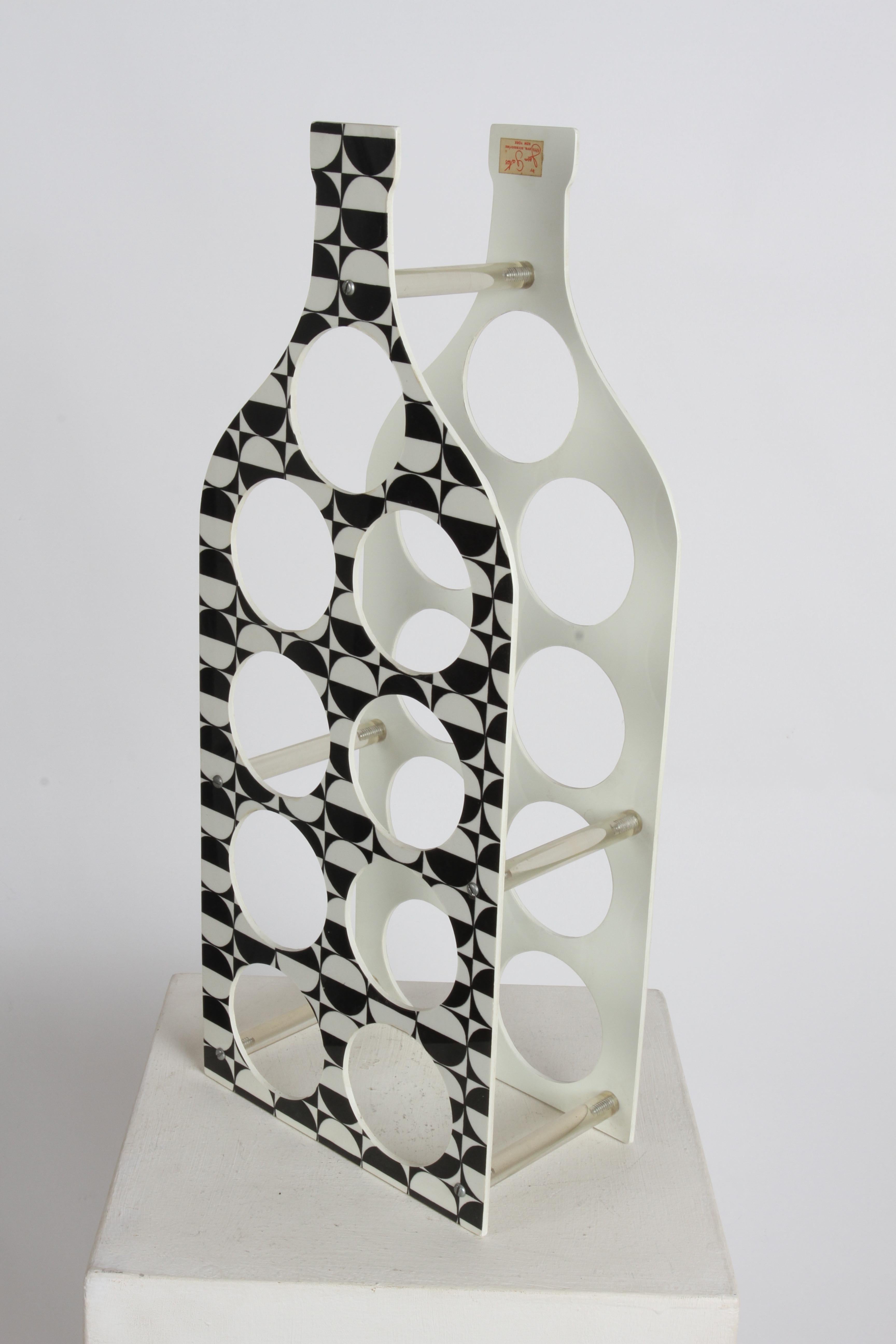 Mid-Century Modern Schwarz-Weiß Op-Art Kunststoffflaschenhalter in Form von 9 Weinflaschen im Angebot 3