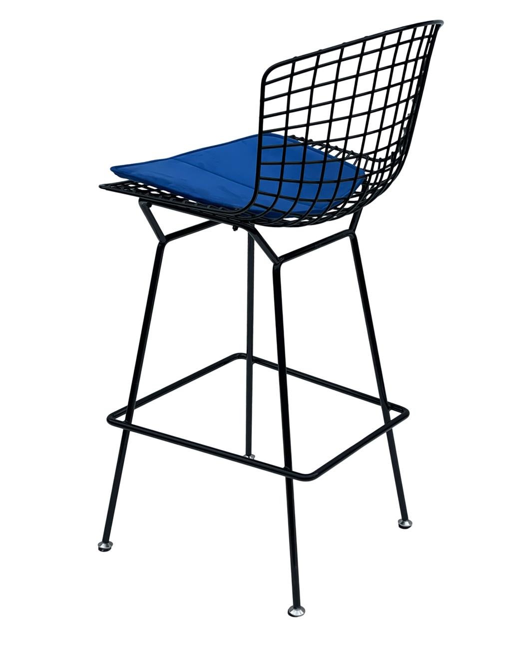 Mid-Century Modern Black Wire Bar Stool by Harry Bertoia for Knoll In Good Condition In Philadelphia, PA