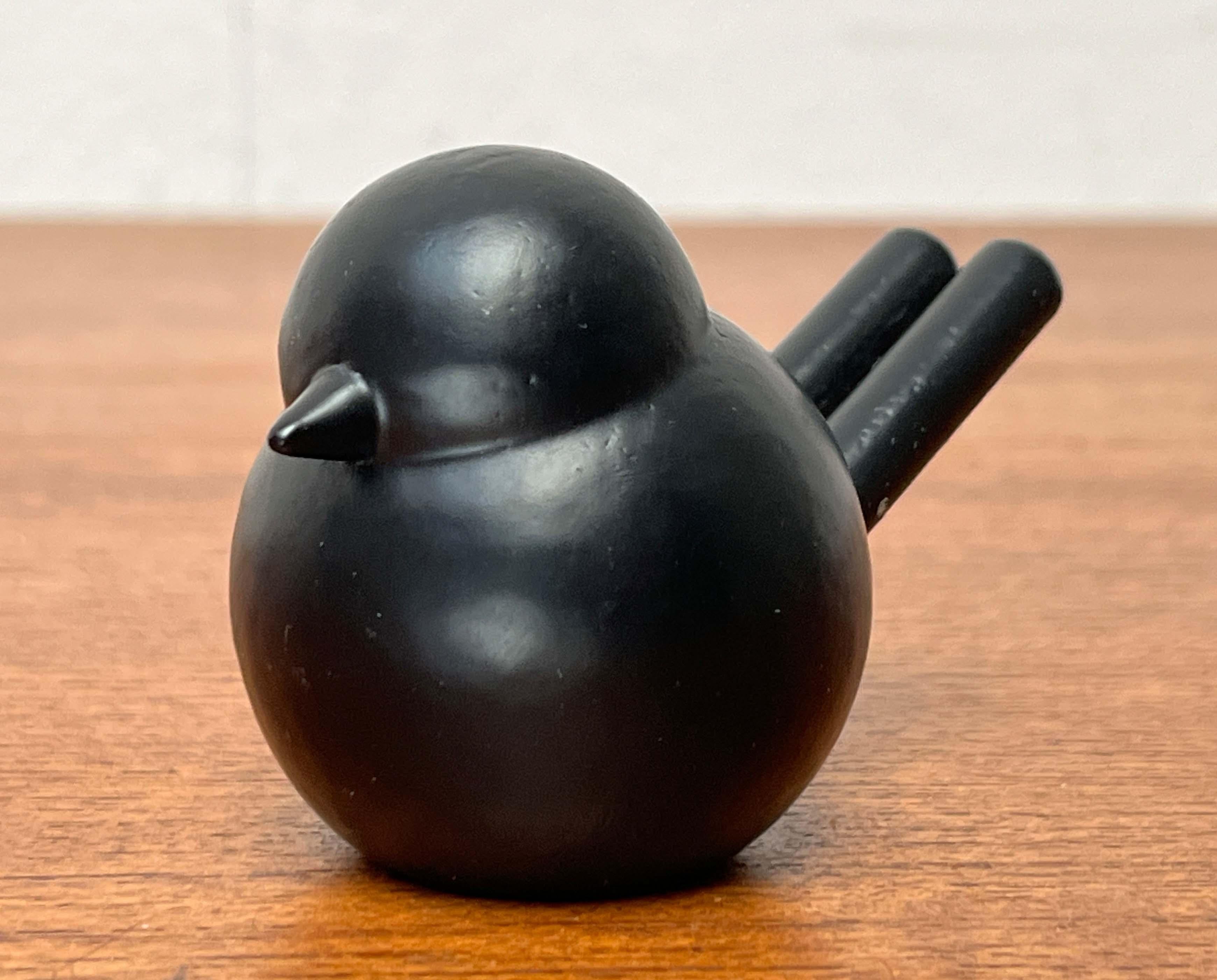 Uccello in legno nero di Aarikka, Finlandia, anni '60, metà del secolo scorso In condizioni buone in vendita a Hamburg, DE