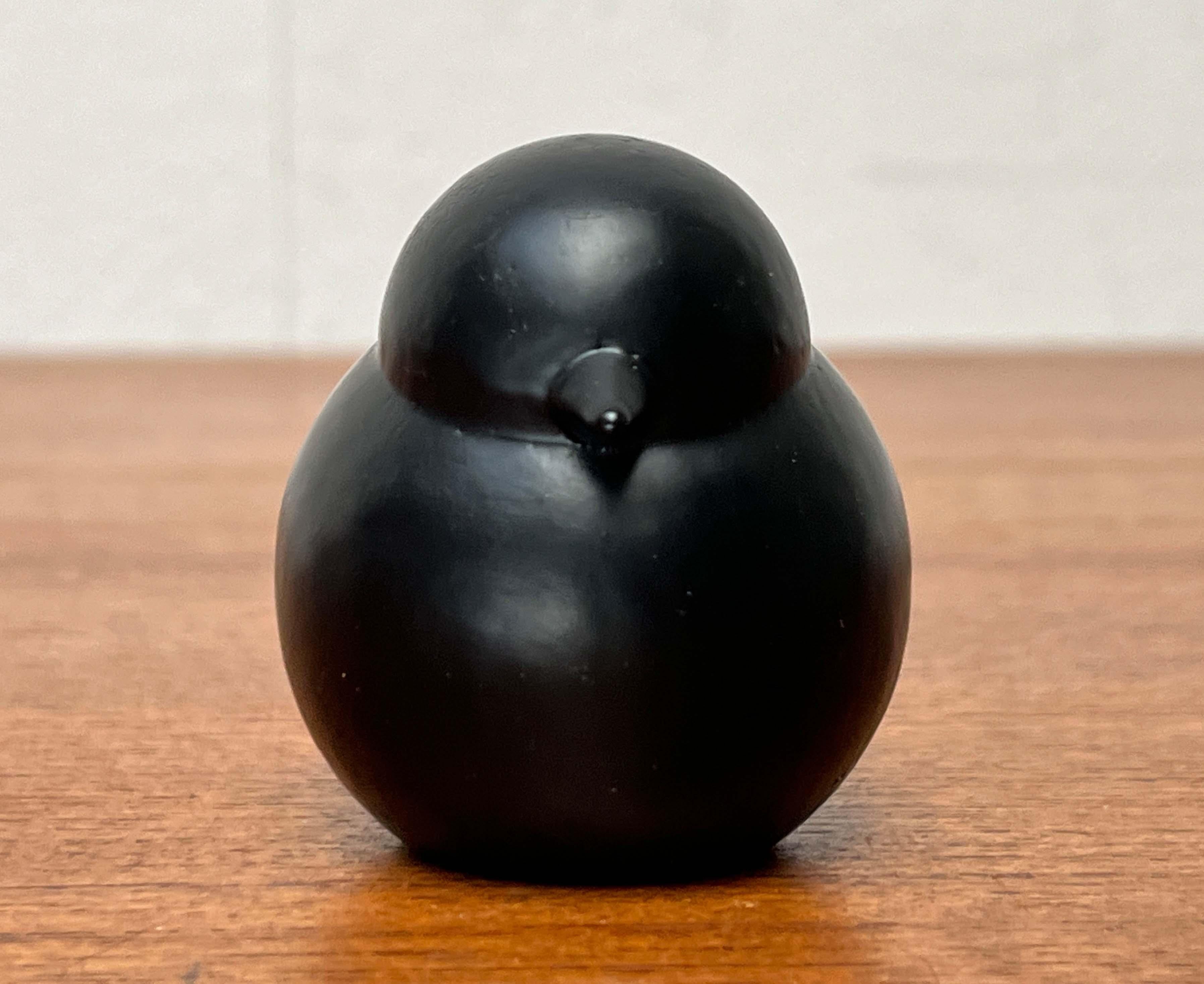 XX secolo Uccello in legno nero di Aarikka, Finlandia, anni '60, metà del secolo scorso in vendita