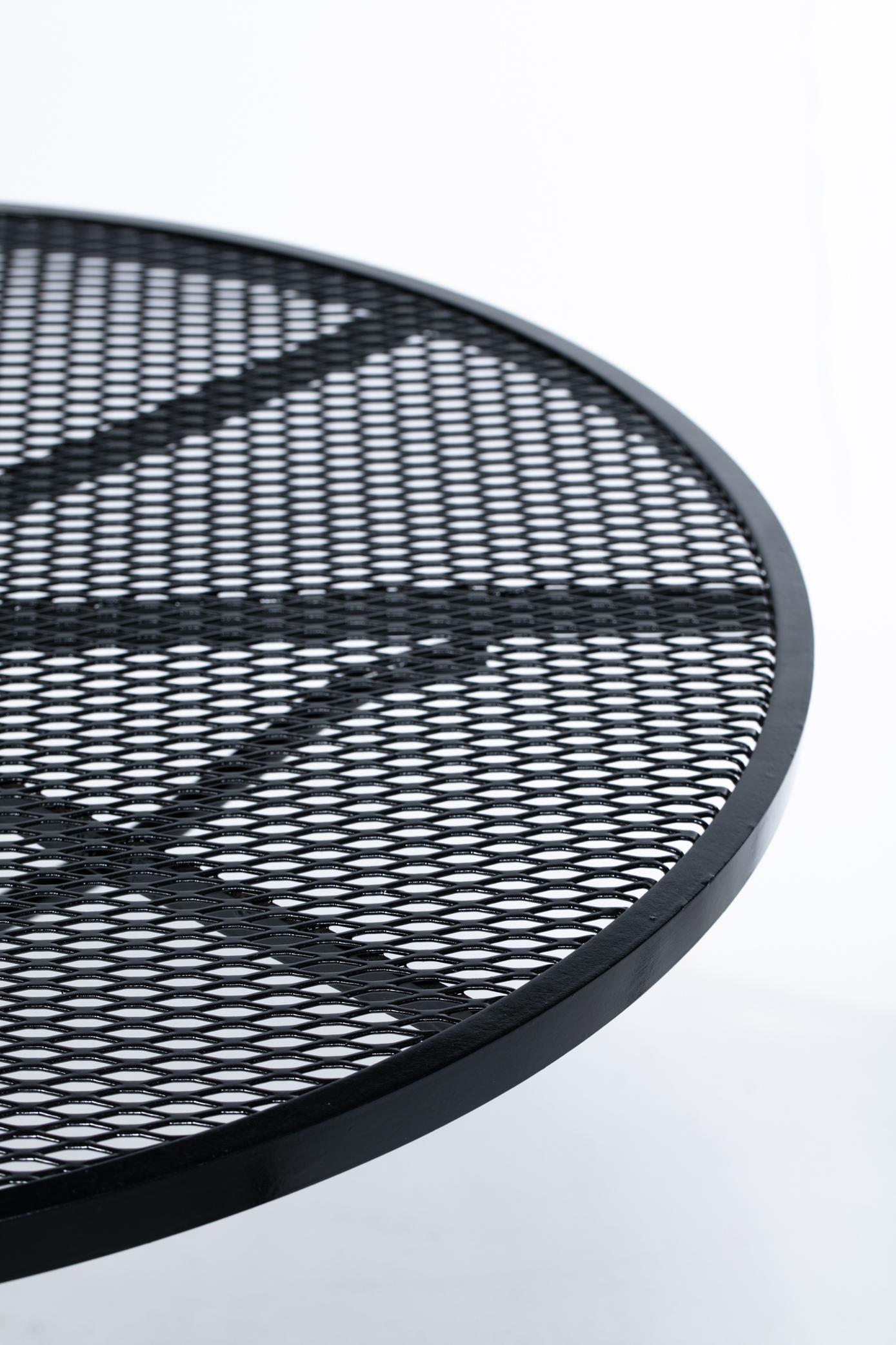 Table en fer forgé noir de style The Moderns avec base et repose-pieds sculpturaux en vente 2