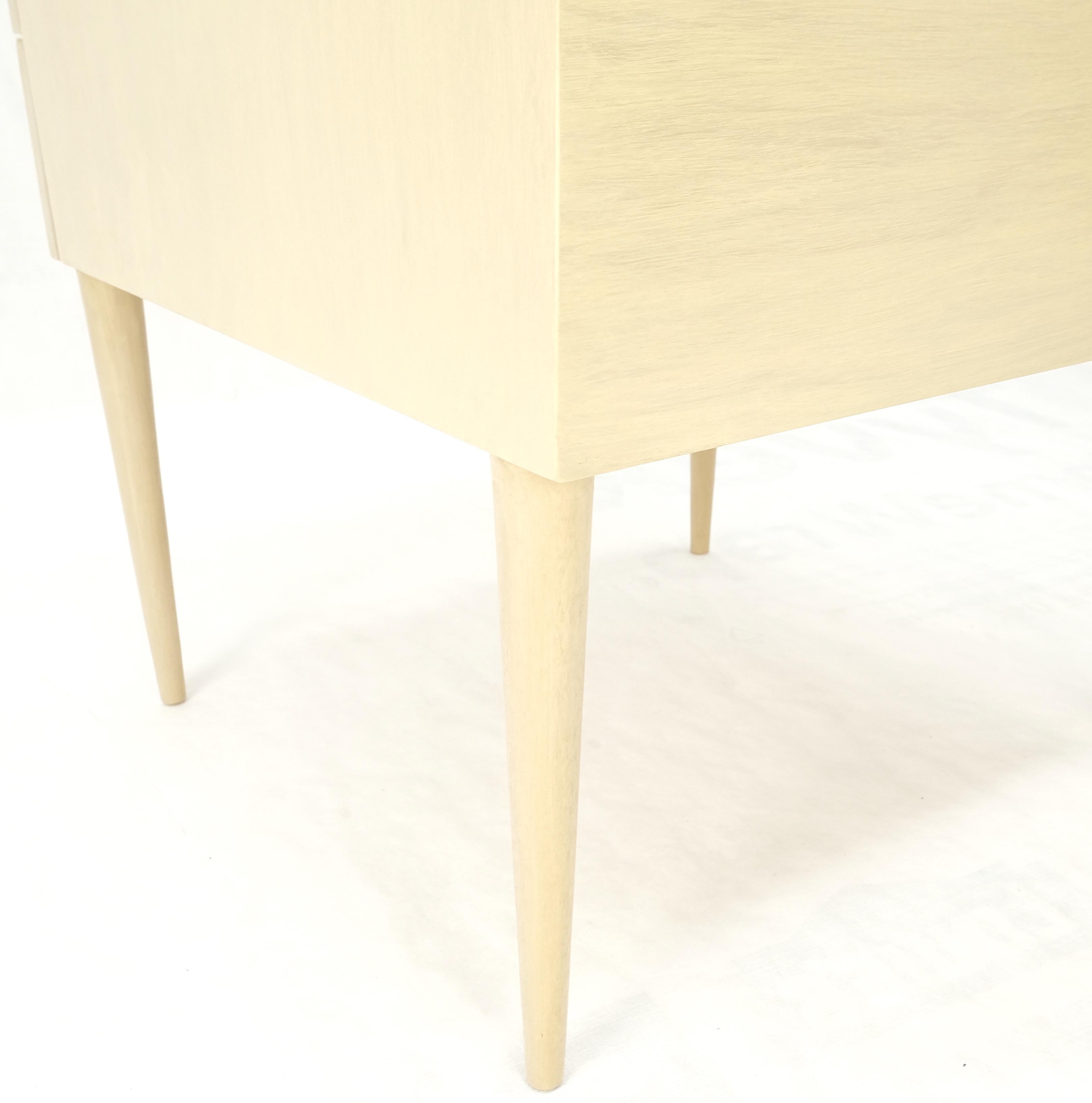 Mid-Century Modern Tables d'appoint Paul Frankl mi-siècle modernes en noyer blanchi avec plateau en liège en vente