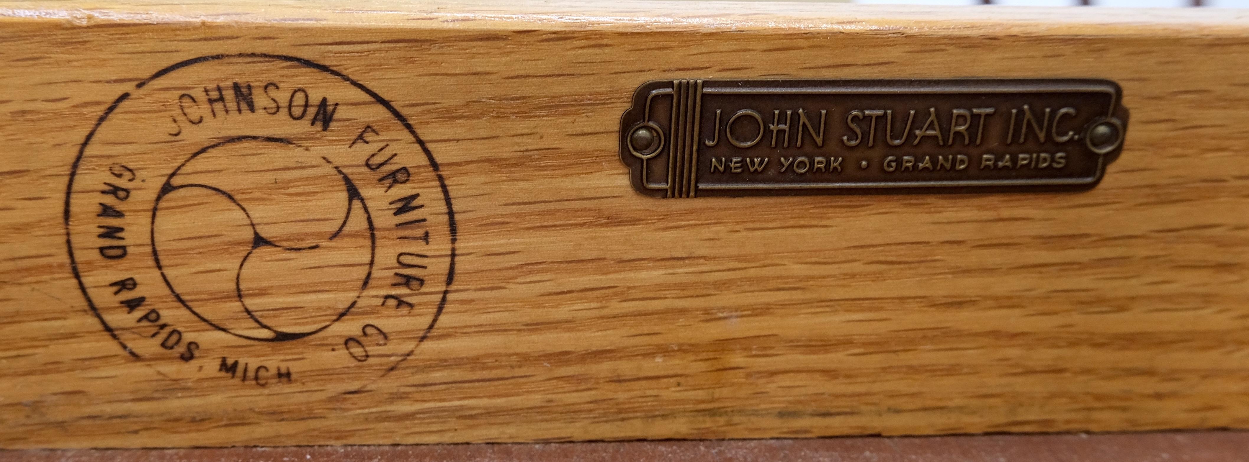 Mid-Century Modern Beistelltische aus gebleichtem Nussbaumholz mit Korkplatten von Paul Frankl, MINT! im Zustand „Gut“ im Angebot in Rockaway, NJ