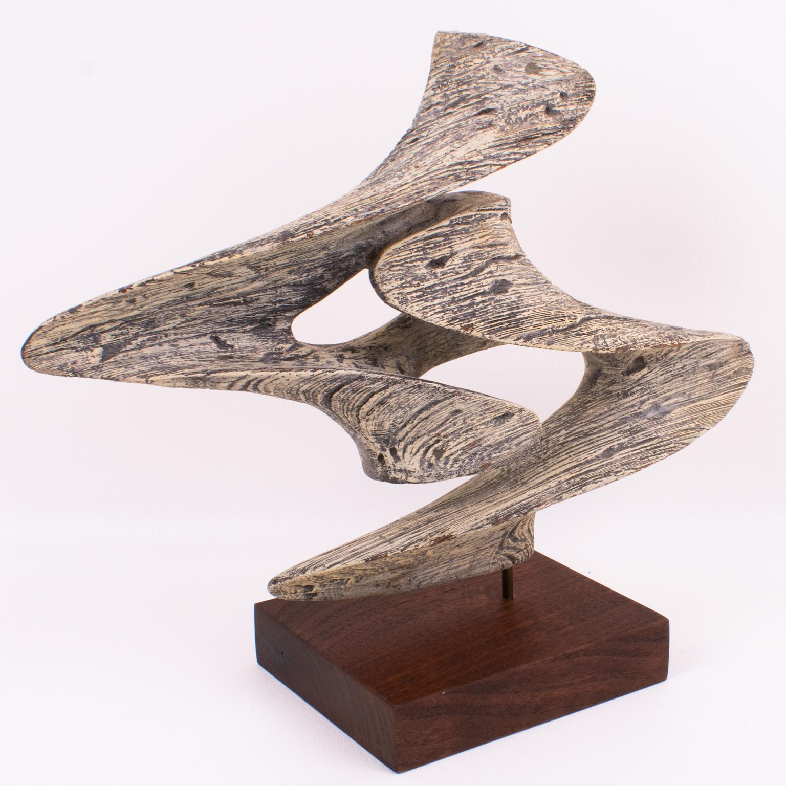 Francese Scultura astratta in legno sbiancato della modernità di metà secolo, circa 1970 in vendita