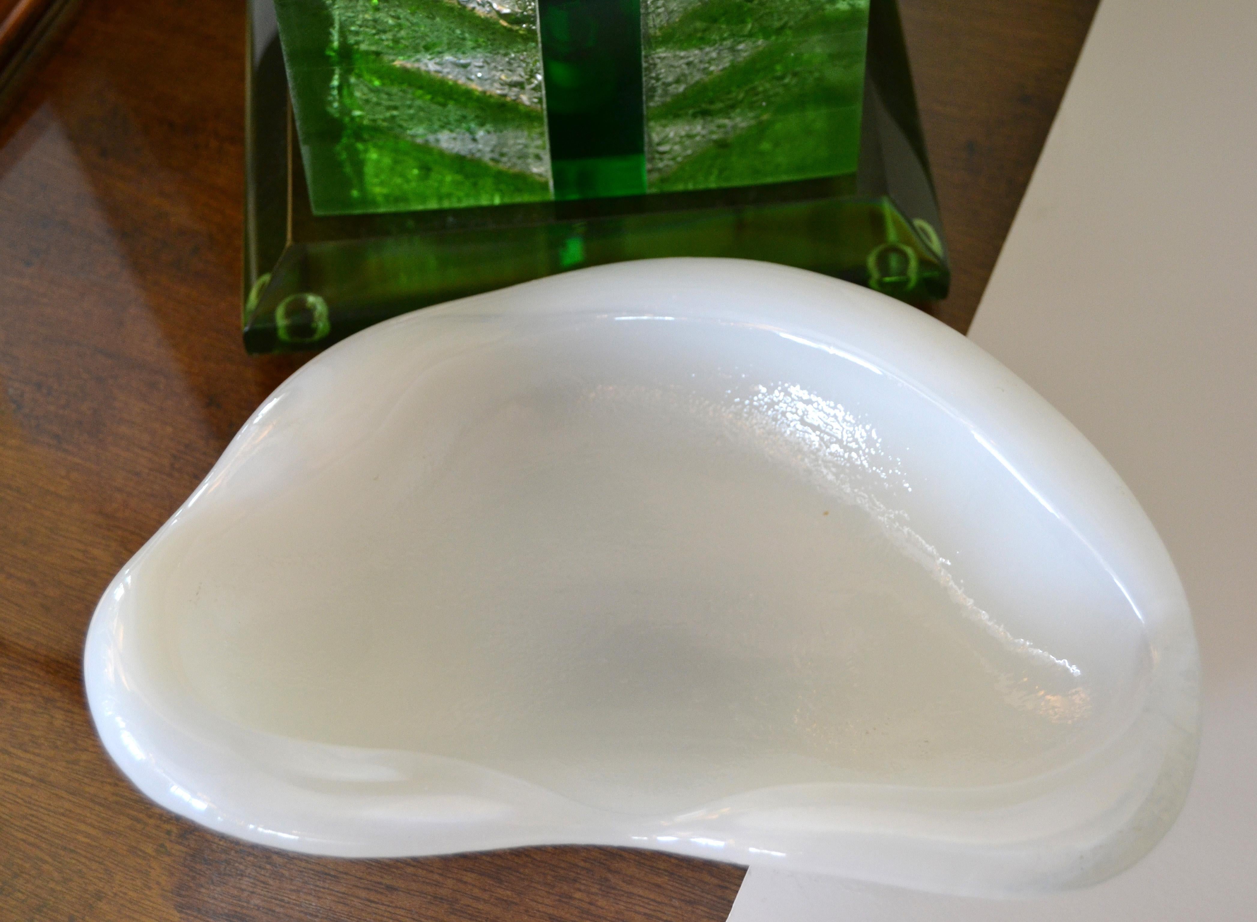 Mid-Century Modern Blenko Attributed Thick White Glass Catchall Bowl Ashtray For Sale 2