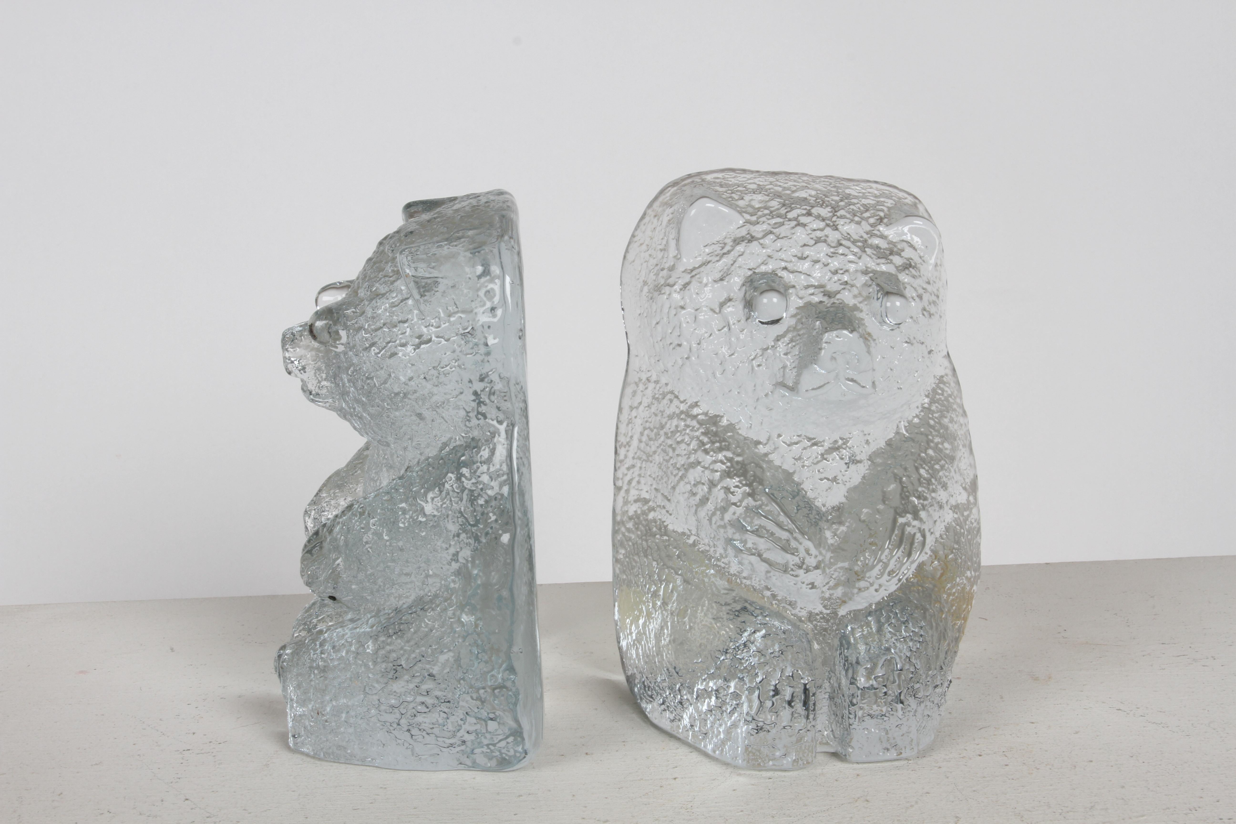 Mid-Century Modern Blenko Clear Textured Glass Bear Bookends by Wayne Husted In Good Condition For Sale In St. Louis, MO