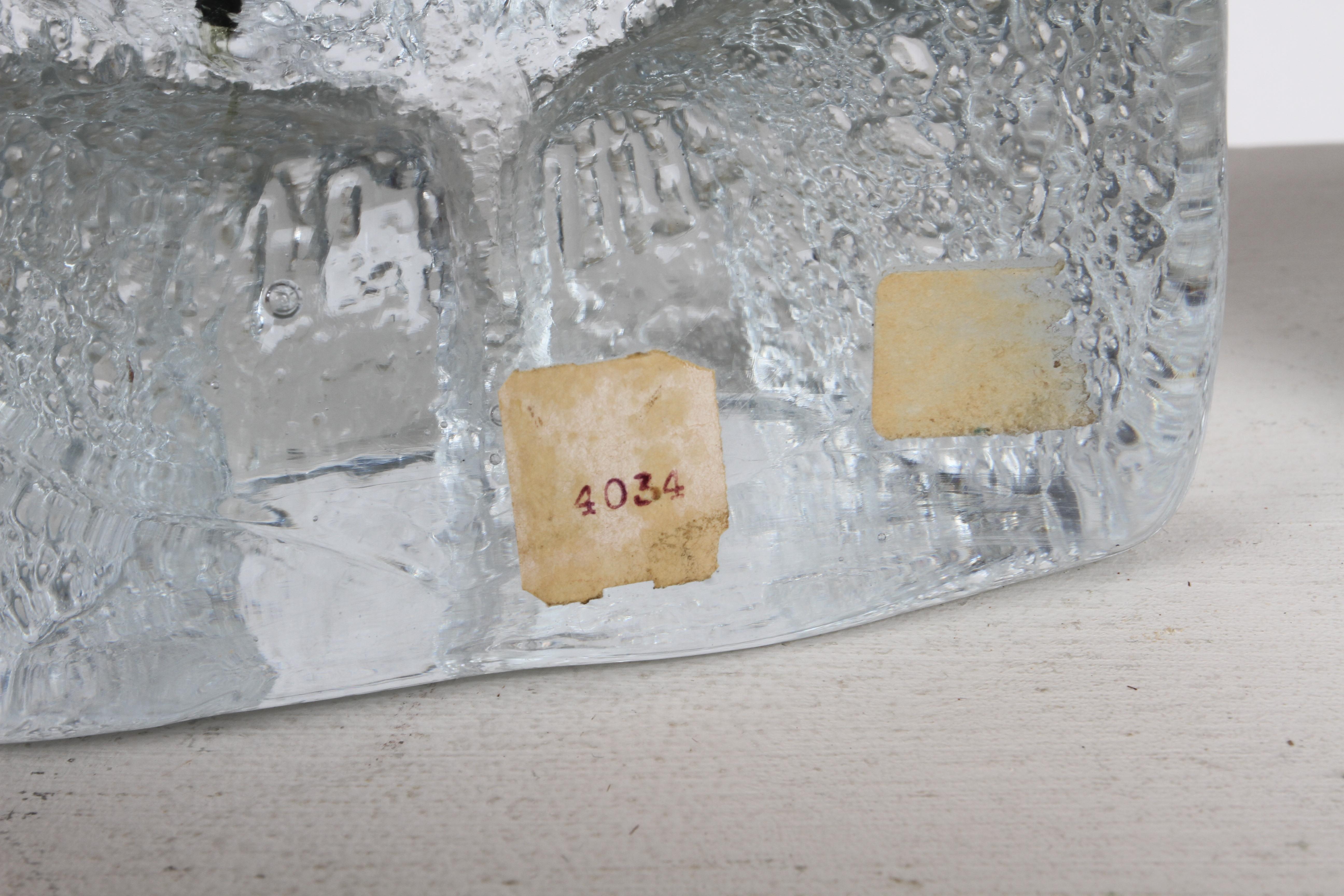 Reggilibri a forma di orso in vetro testurizzato Blenko di Wayne Husted, metà del secolo scorso in vendita 1