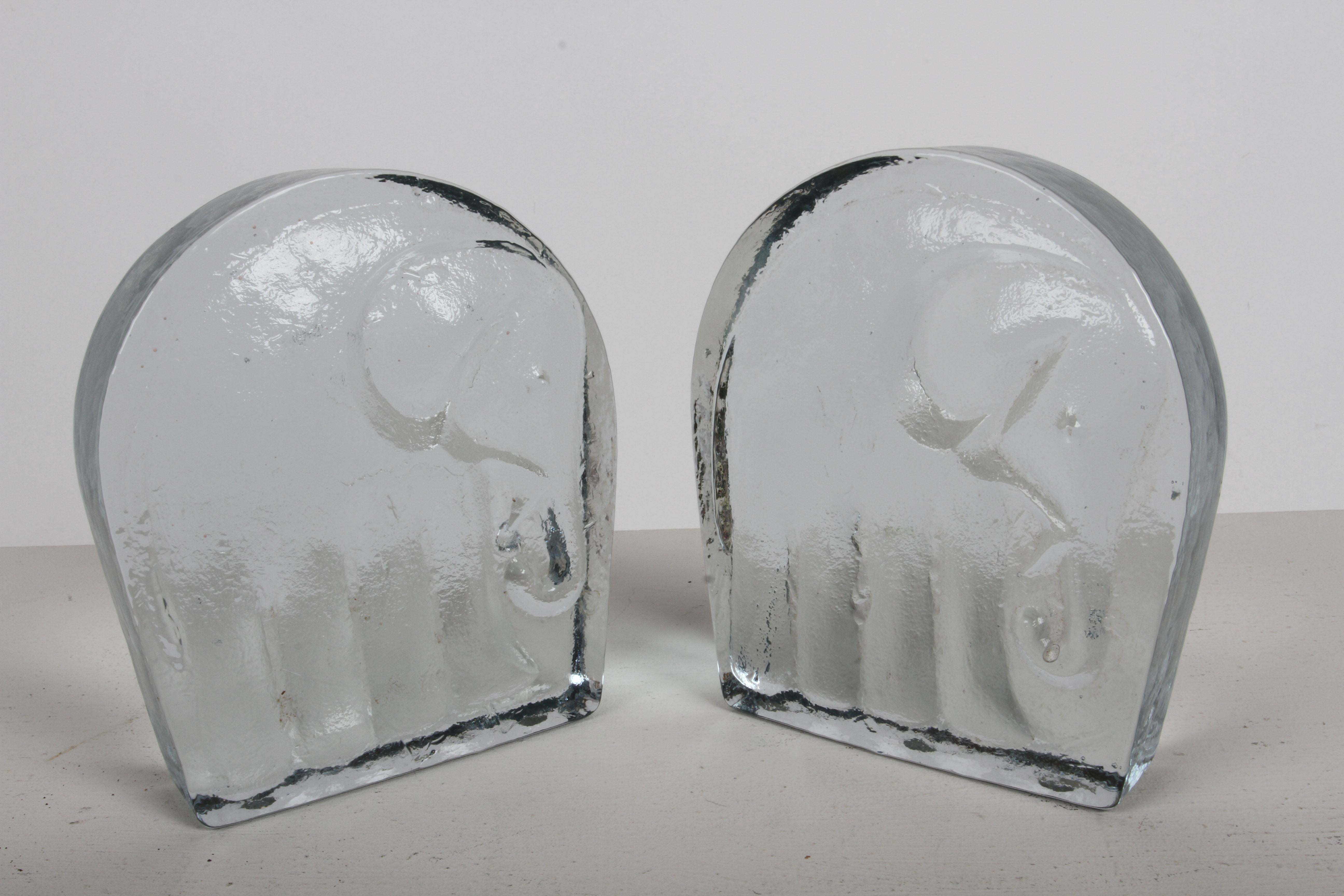American Mid-Century Modern Blenko Clear Textured Glass Elephant Bookends by Wayne Husted For Sale