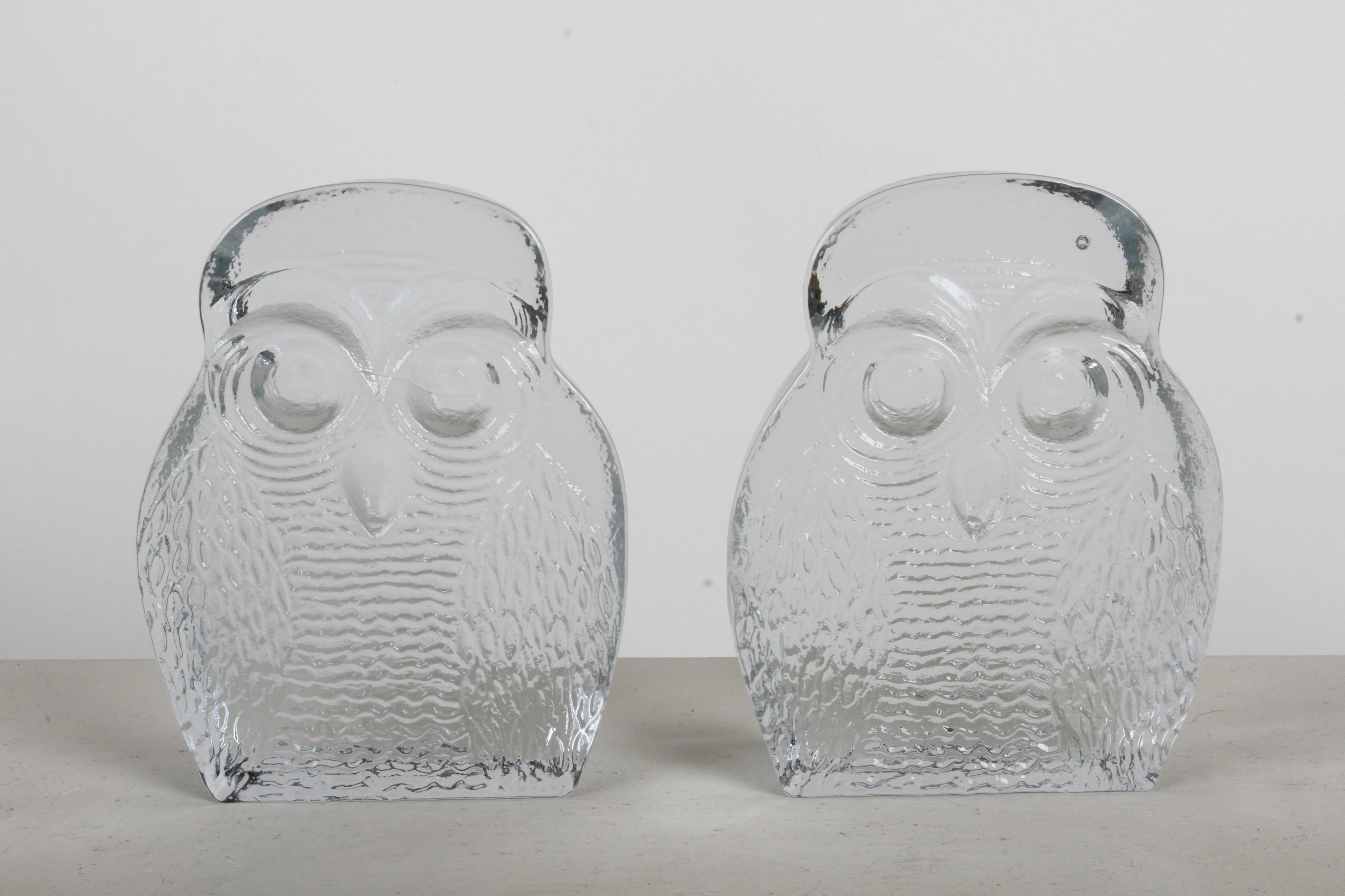 Pair of MCM Wayne Husted designed clear textured glass Owl bookends for Blenko, circa 1960s. In fine condition, no damage. no Label. In fine condition, no issues. 