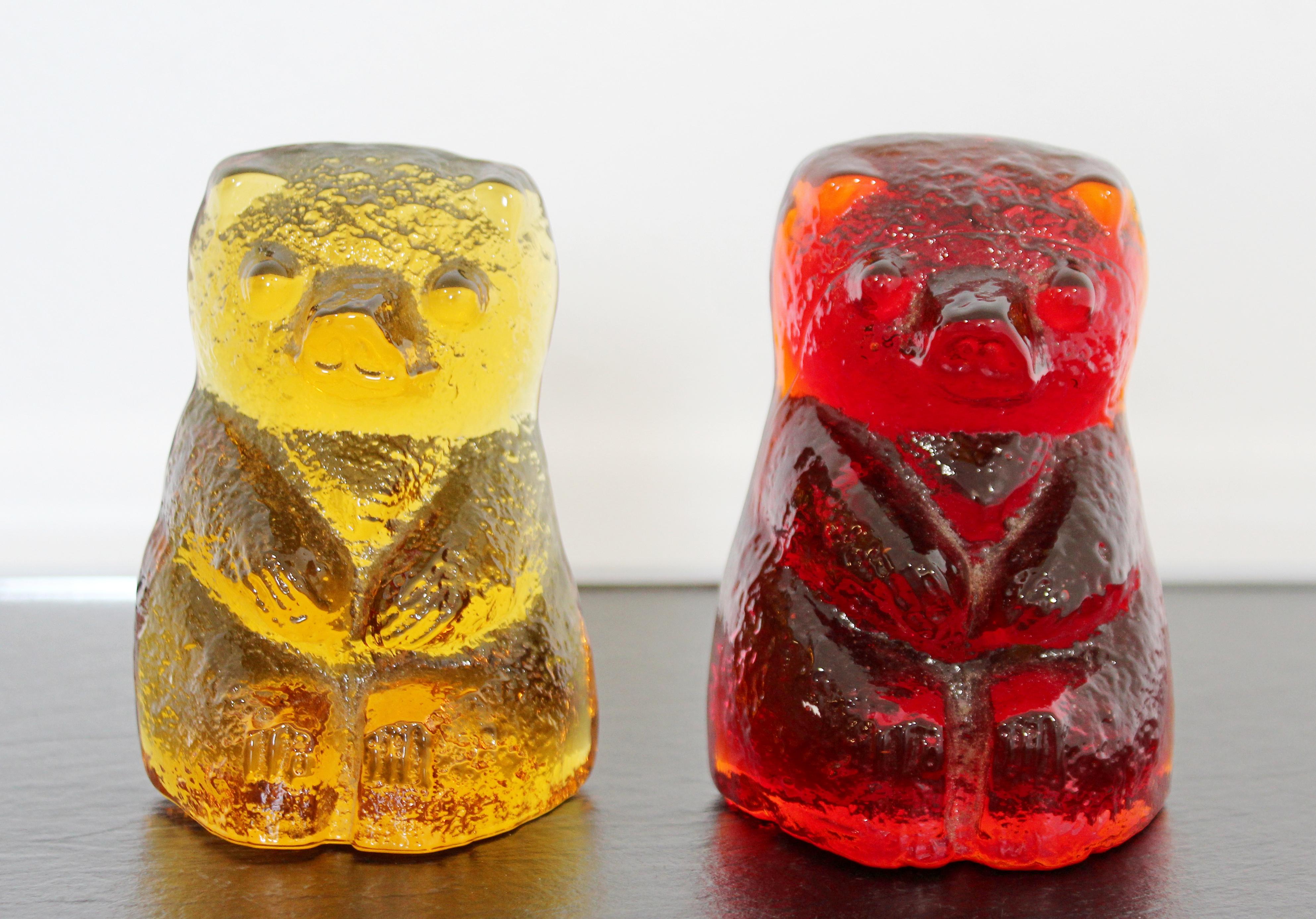 Mid-Century Modern Blenko Pair of Red and Yellow Glass Bear Book Ends, 1970s In Good Condition In Keego Harbor, MI