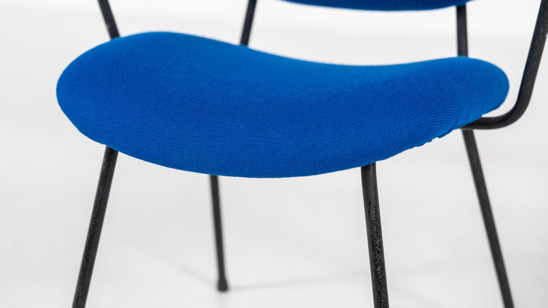 Mid-Century Modern Bleu Swivel Desk Chair For Sale 12